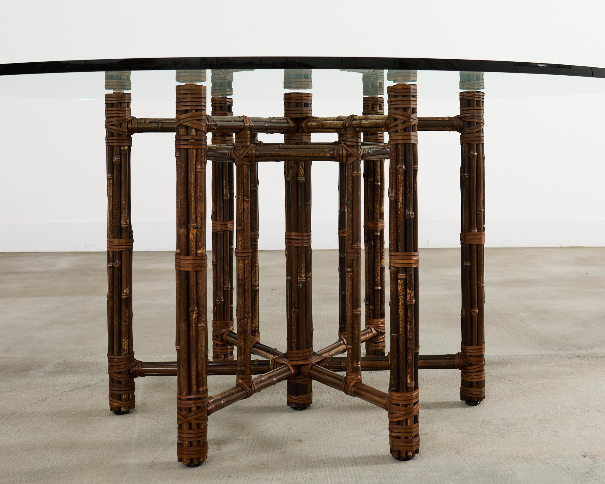 Mesa de comedor redonda McGuire Organic Modern Bambú con estructura de hierro en venta 2