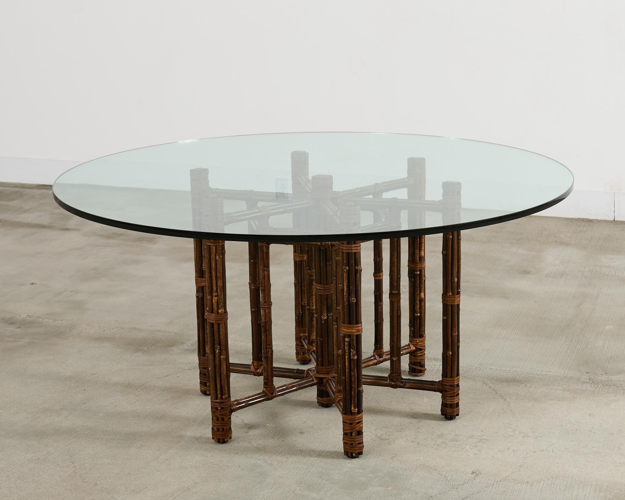 Mesa de comedor redonda McGuire Organic Modern Bambú con estructura de hierro en venta 1