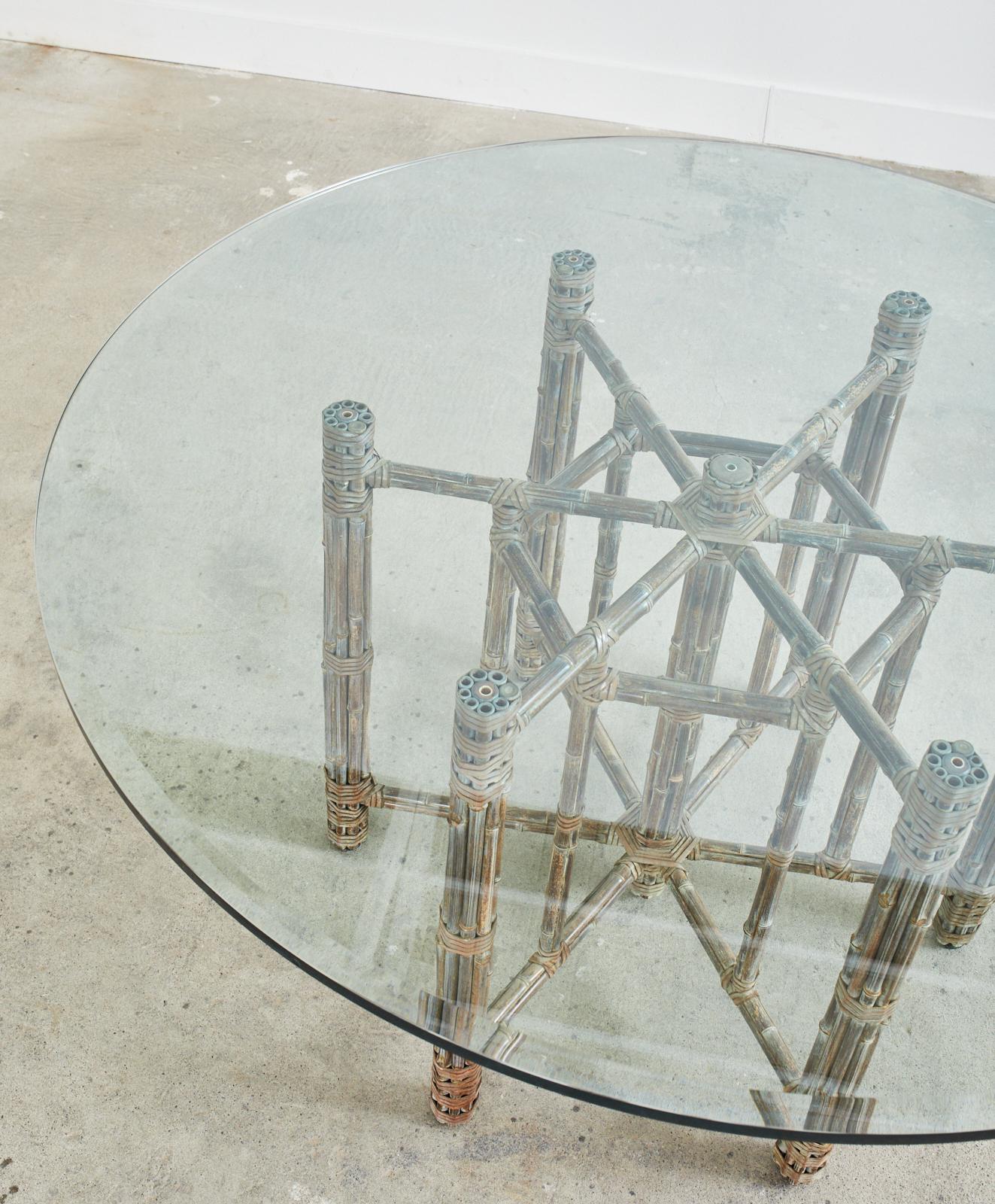 Fer Table de salle à manger hexagonale moderne et organique McGuire en bambou et rotin en vente