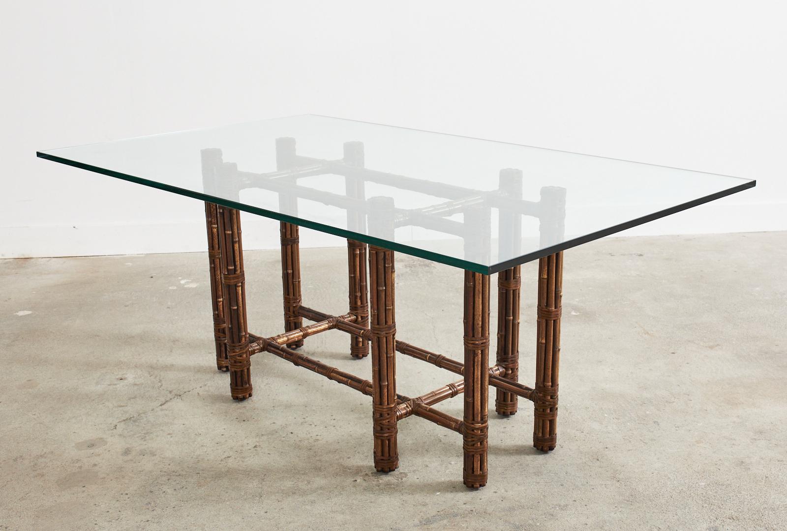Table de salle à manger rectangulaire en bambou et rotin organique moderne McGuire en vente 2