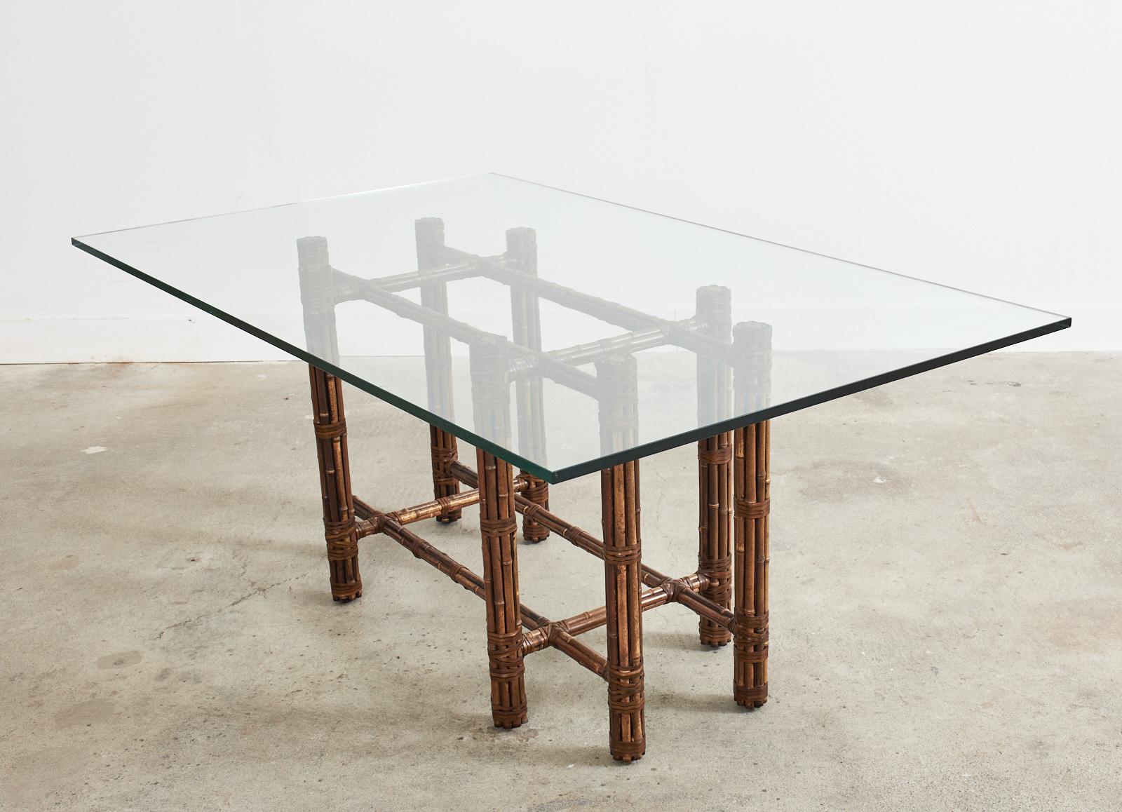 Table de salle à manger rectangulaire en bambou et rotin organique moderne McGuire en vente 9