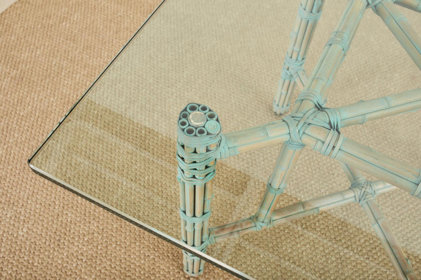 20ième siècle Table de salle à manger carrée en bambou et rotin organique moderne McGuire en vente