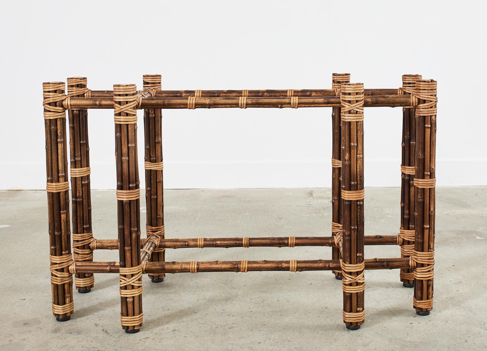 Table de salle à manger rectangulaire en bambou organique et moderne McGuire en vente 9