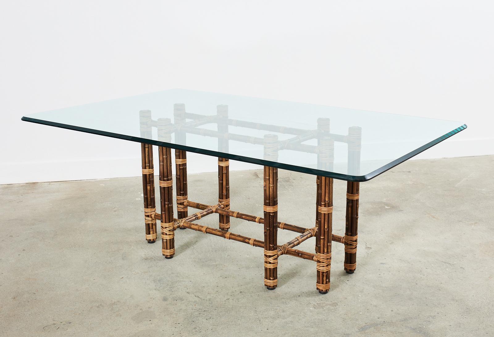 Américain Table de salle à manger rectangulaire en bambou organique et moderne McGuire en vente