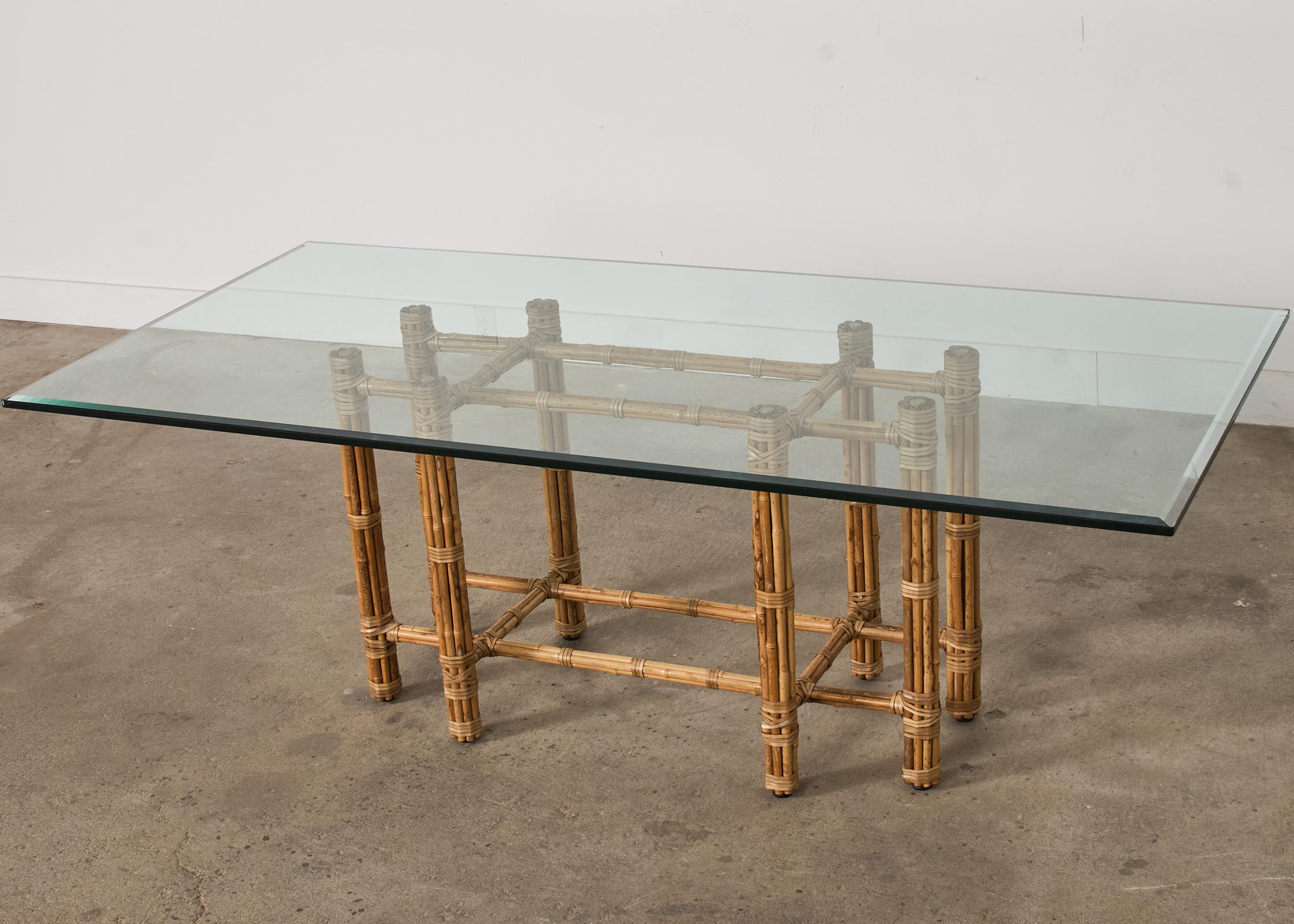 Organique Table de salle à manger rectangulaire organique moderne McGuire en bambou blond en vente