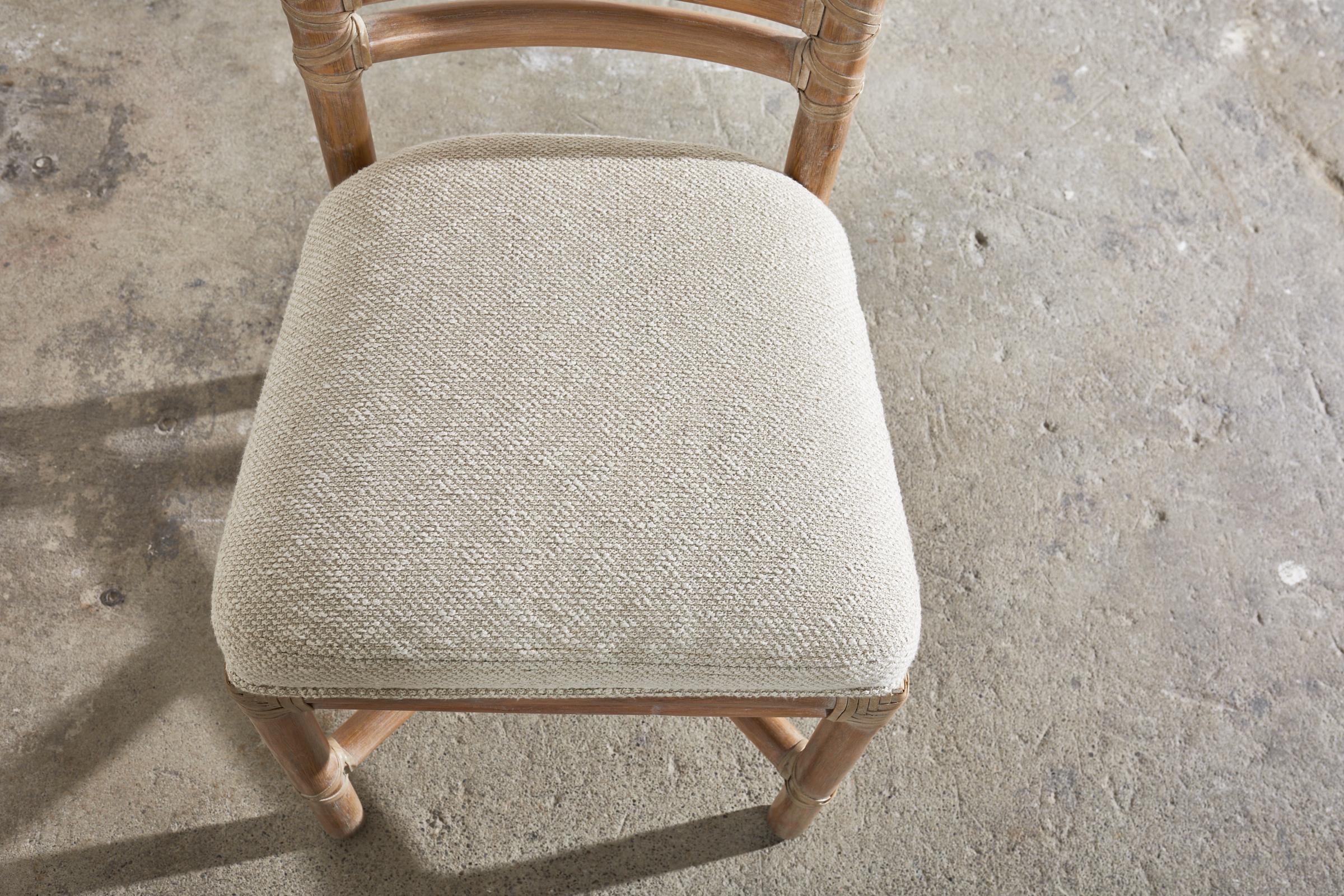 Organischer moderner Stuhl aus gekälktem Rattan mit Leiterrückenlehne von McGuire (Handgefertigt) im Angebot