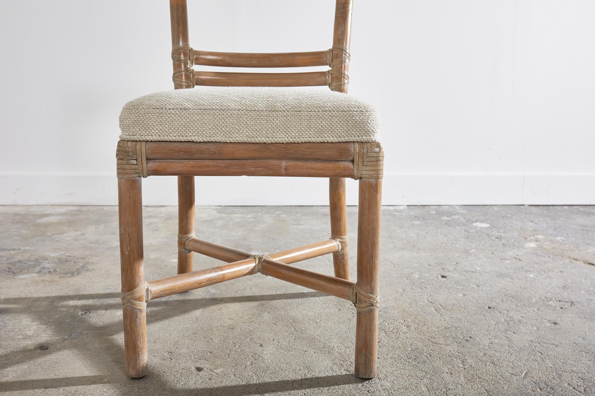 Organischer moderner Stuhl aus gekälktem Rattan mit Leiterrückenlehne von McGuire (20. Jahrhundert) im Angebot