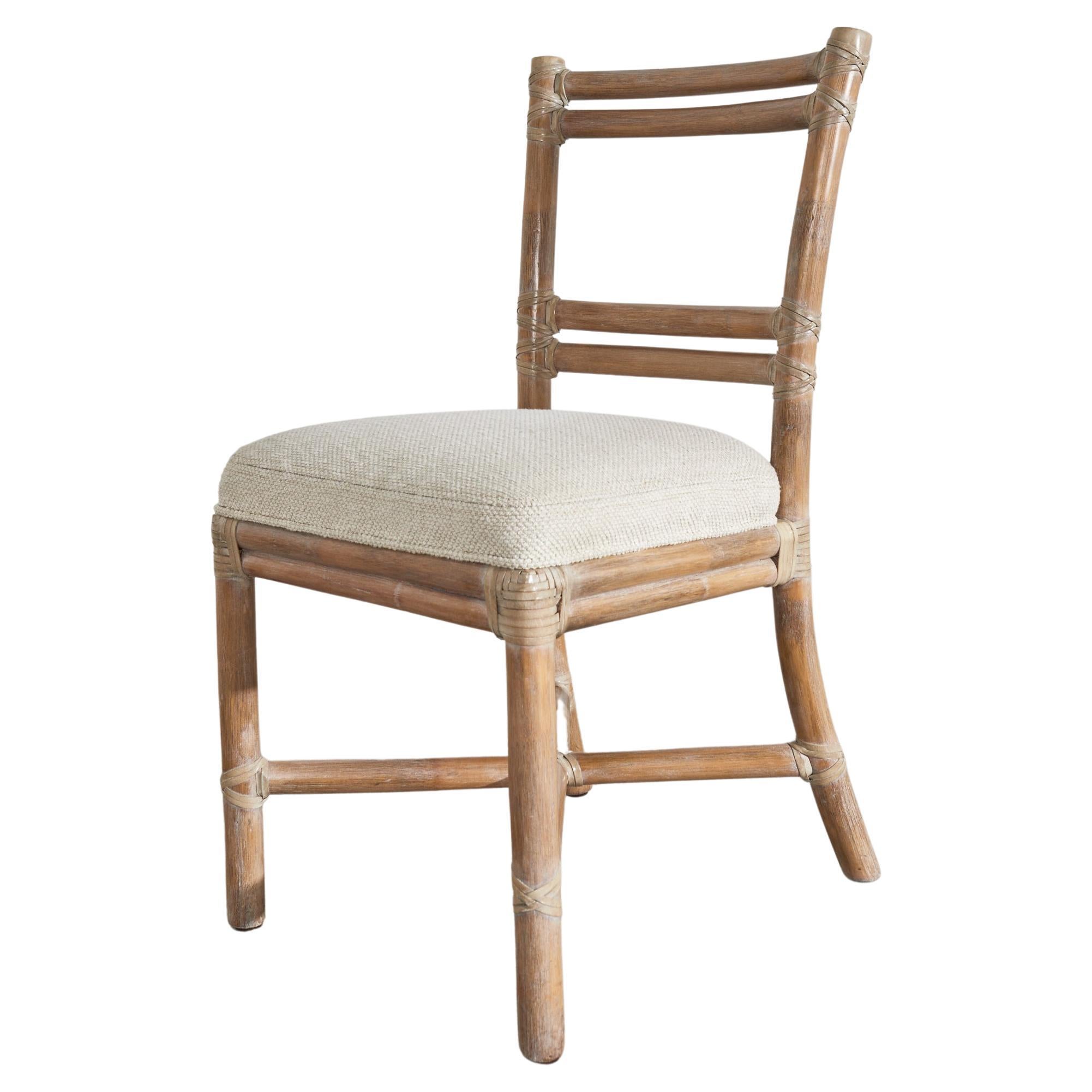 Organischer moderner Stuhl aus gekälktem Rattan mit Leiterrückenlehne von McGuire im Angebot