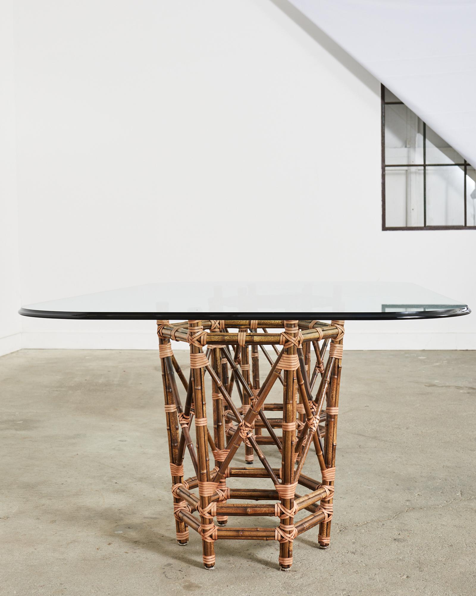 XXIe siècle et contemporain Table de salle à manger moderne organique McGuire à double piédestal en bambou  en vente