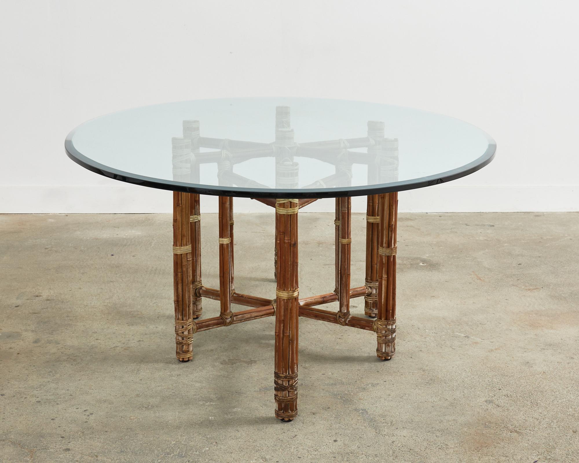 Table de salle à manger ovale organique et moderne McGuire en rotin et bambou en vente 2