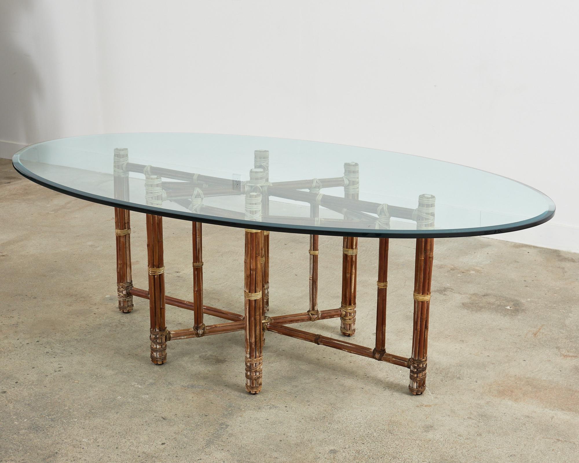 Table de salle à manger ovale organique et moderne McGuire en rotin et bambou en vente 4