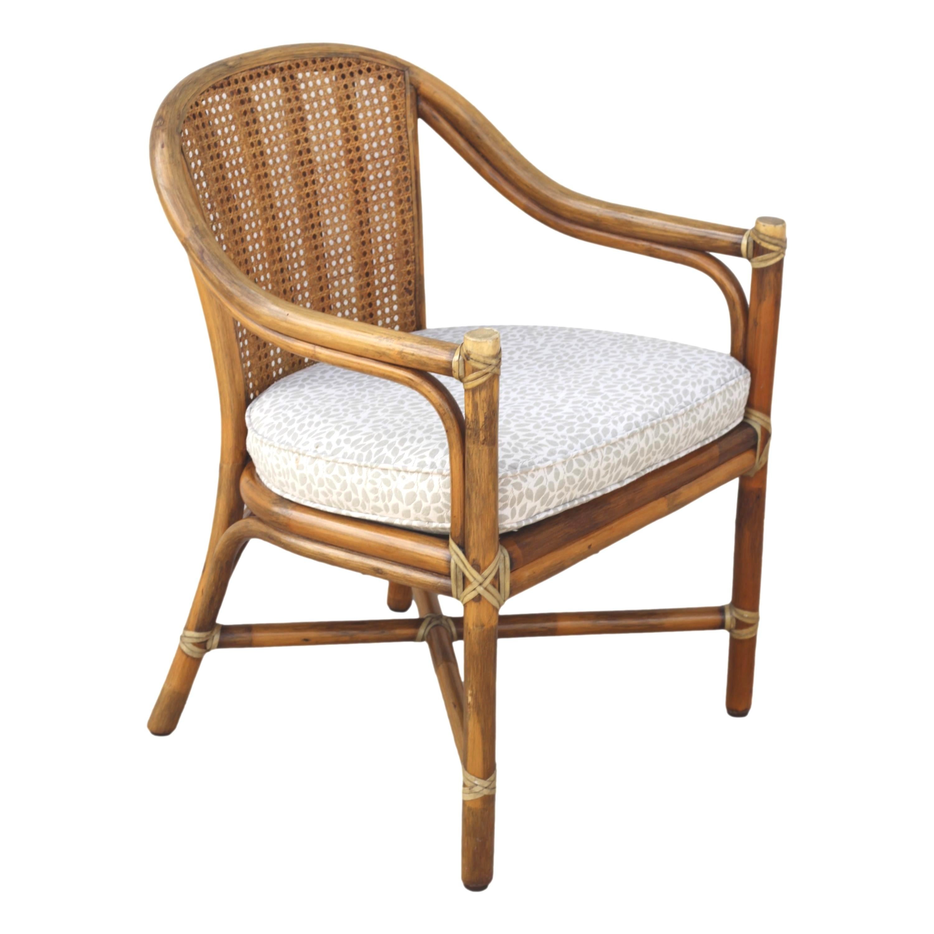 Fatto a mano McGuire - Poltrone moderne organiche in rattan con schienale a canne di bambù, una coppia in vendita