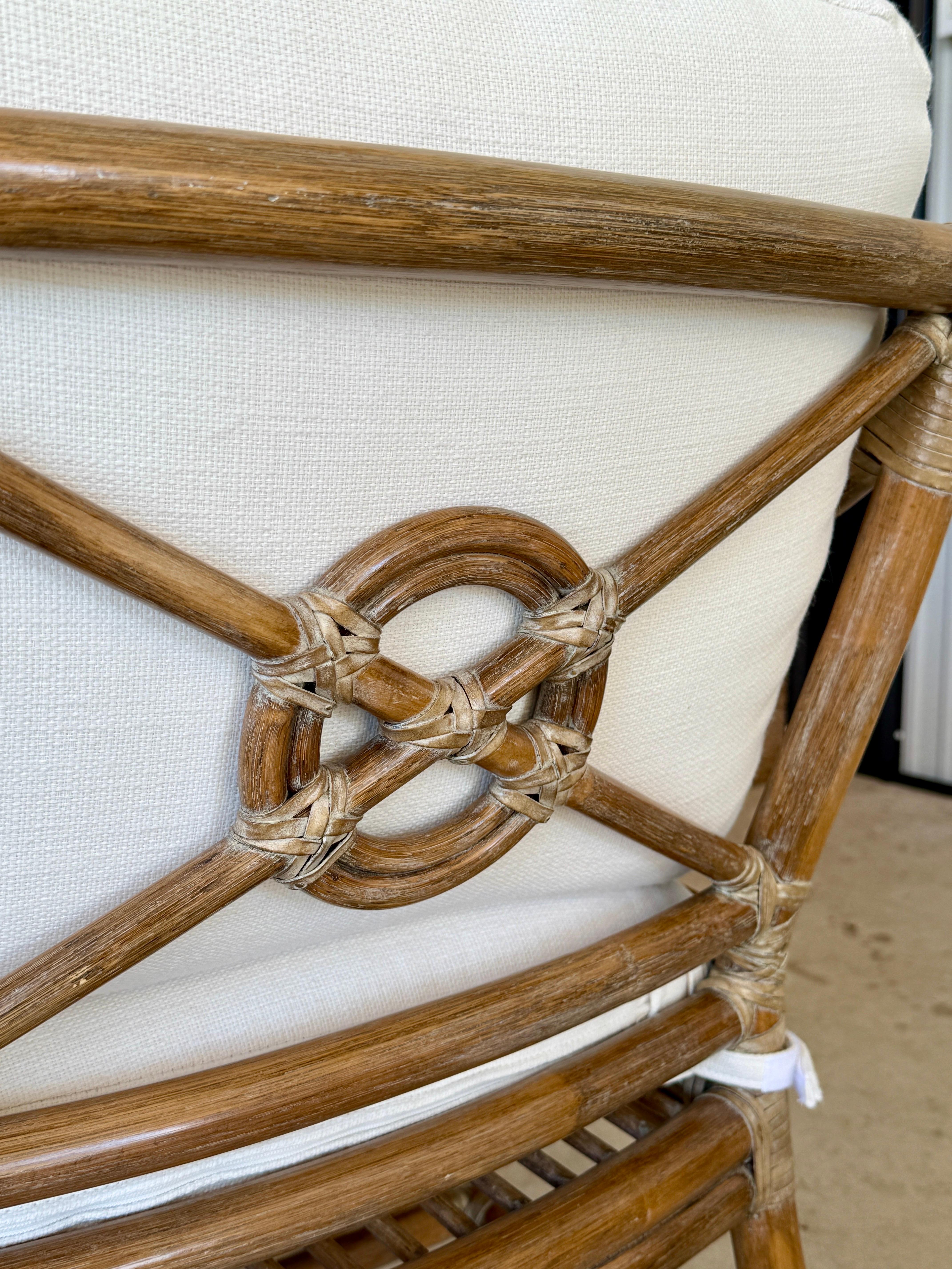 McGuire - Sedie da salotto imbottite su misura in rattan organico moderno - Coppia in vendita 2