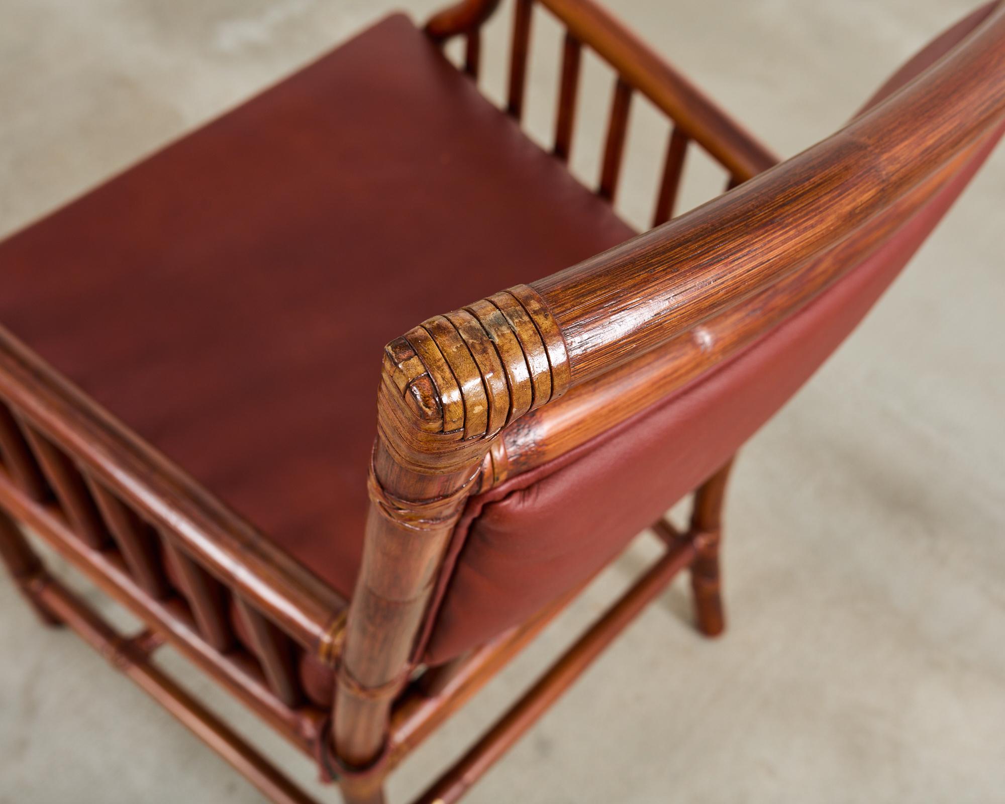 McGuire Sillón moderno orgánico de ratán y piel para biblioteca en venta 8
