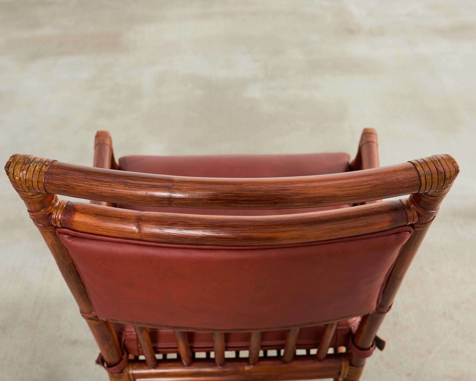 McGuire Sillón moderno orgánico de ratán y piel para biblioteca en venta 9