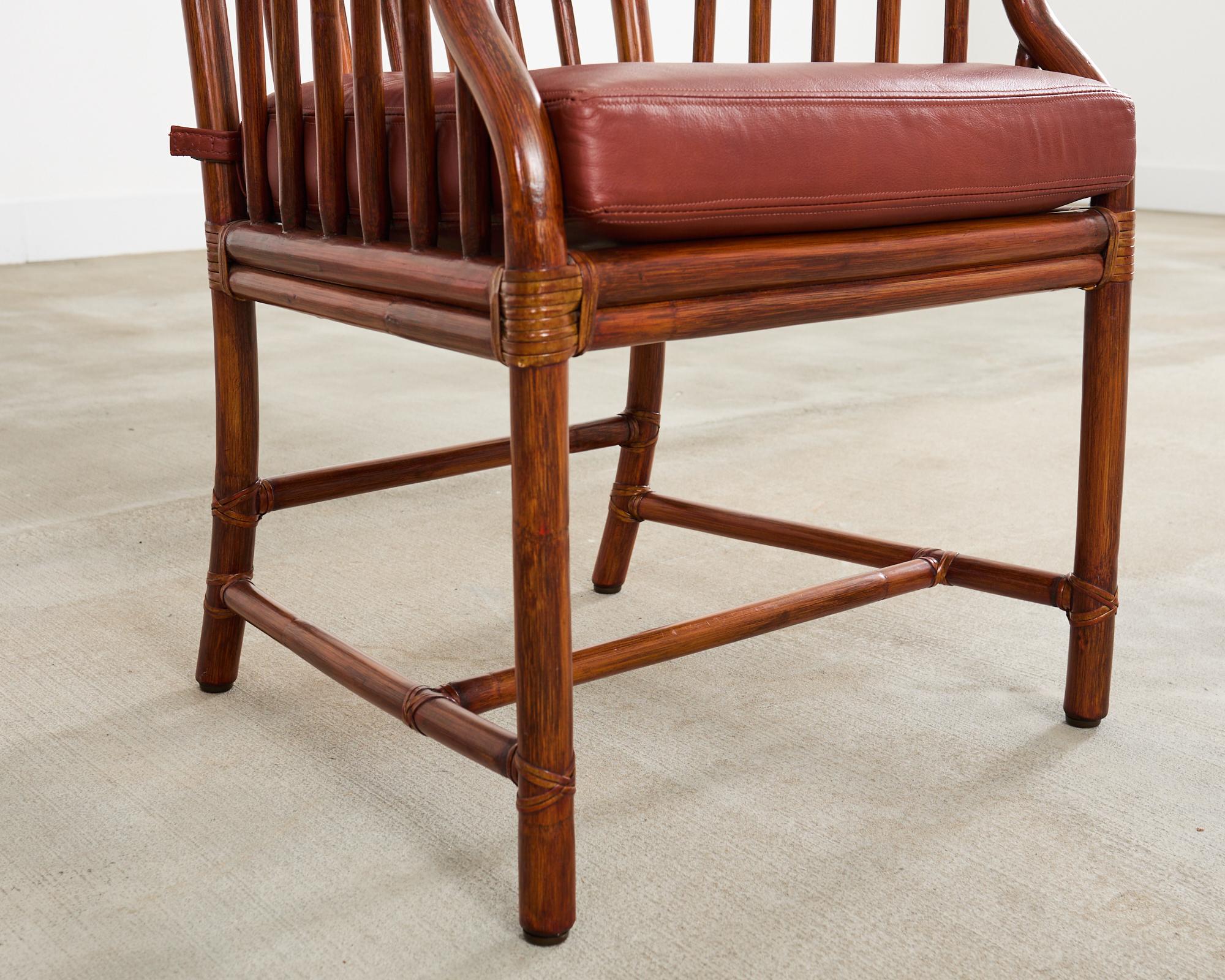 McGuire Sillón moderno orgánico de ratán y piel para biblioteca en venta 1