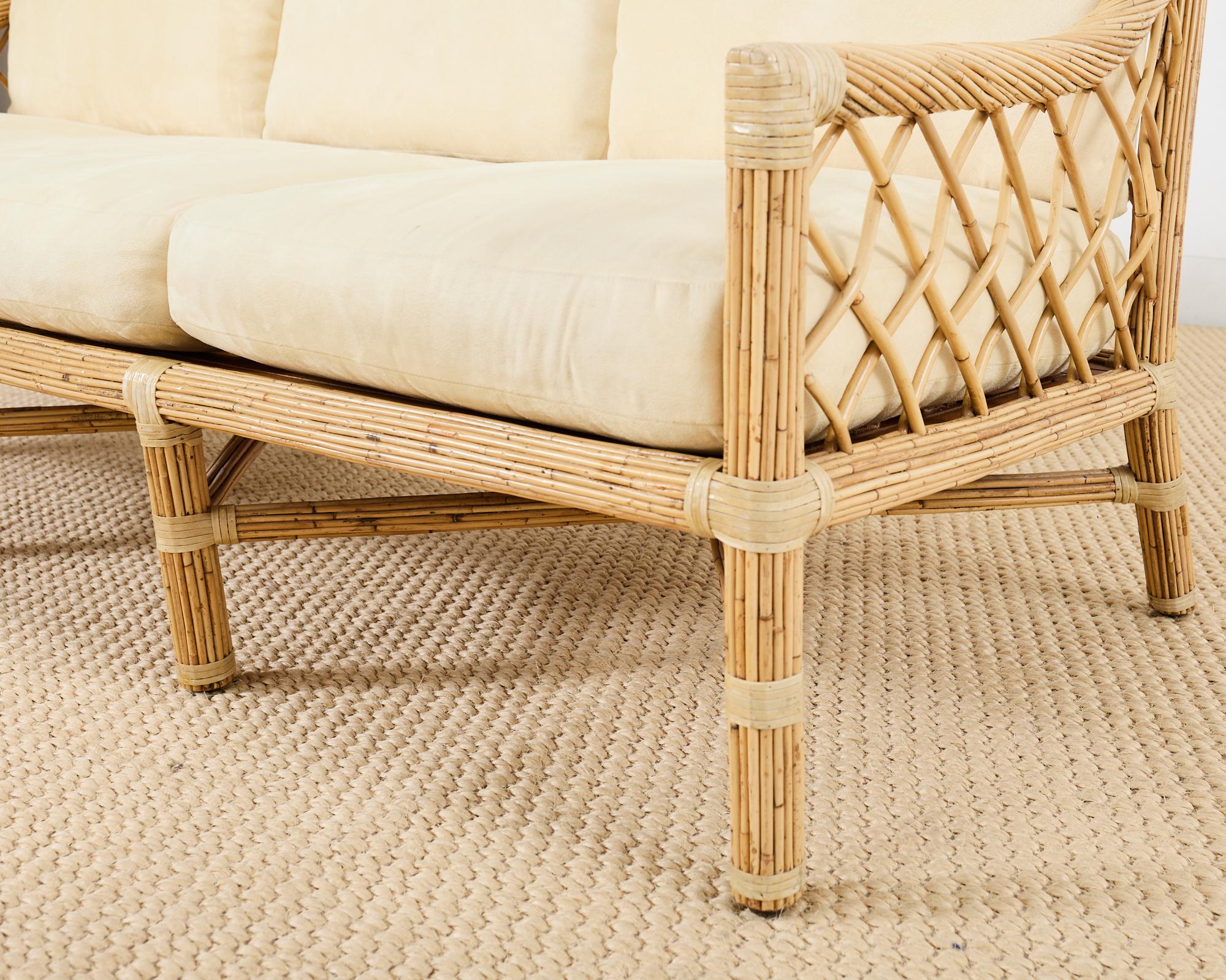 McGuire Sofá Settee de ratán moderno orgánico de caña de lápiz en venta 3