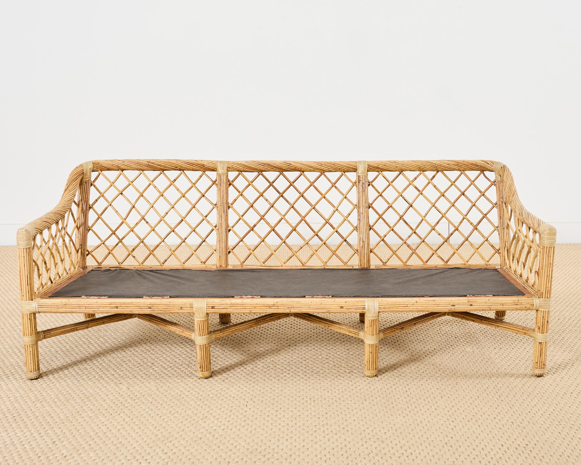 McGuire Sofá Settee de ratán moderno orgánico de caña de lápiz en venta 4