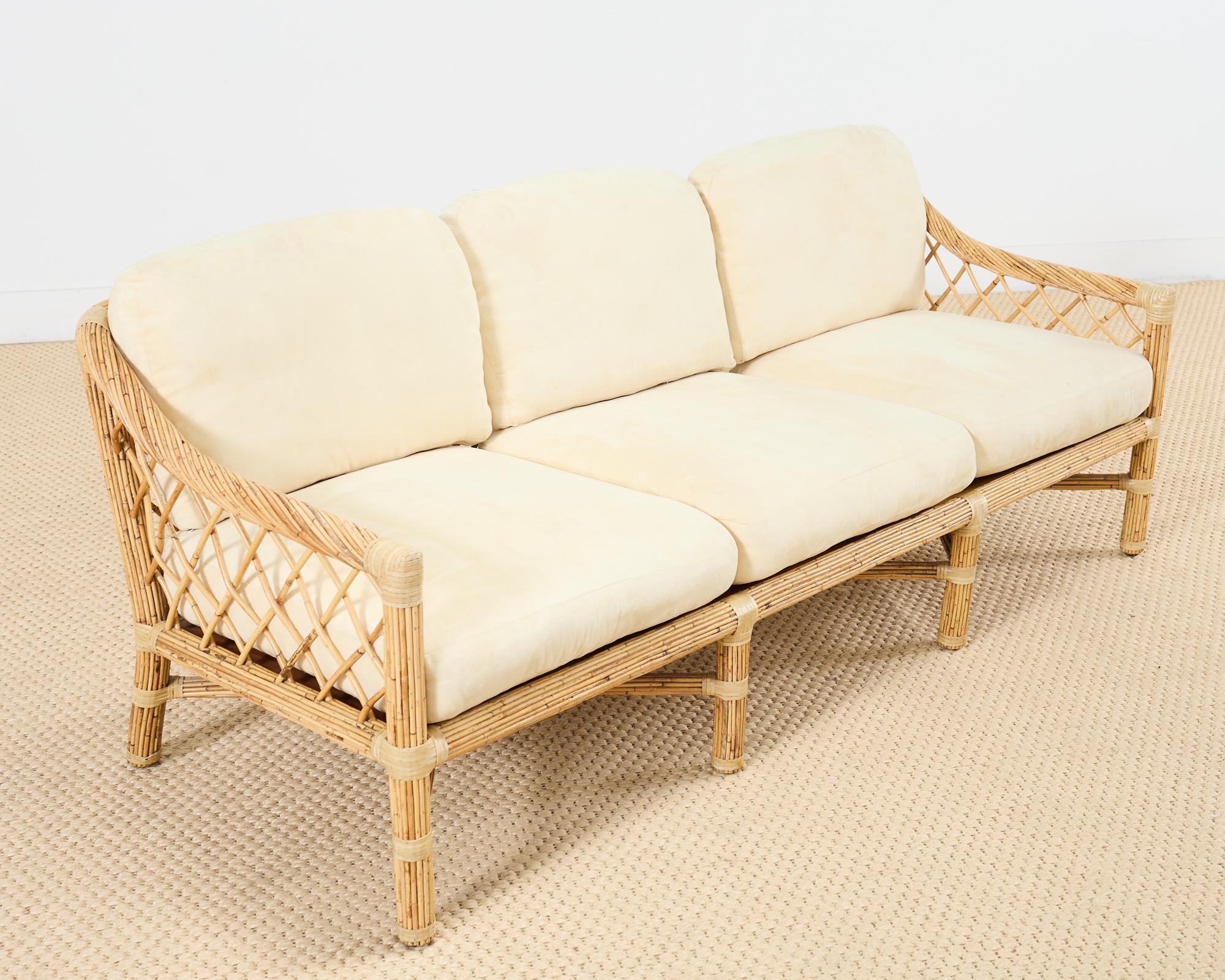McGuire Sofá Settee de ratán moderno orgánico de caña de lápiz en venta 8
