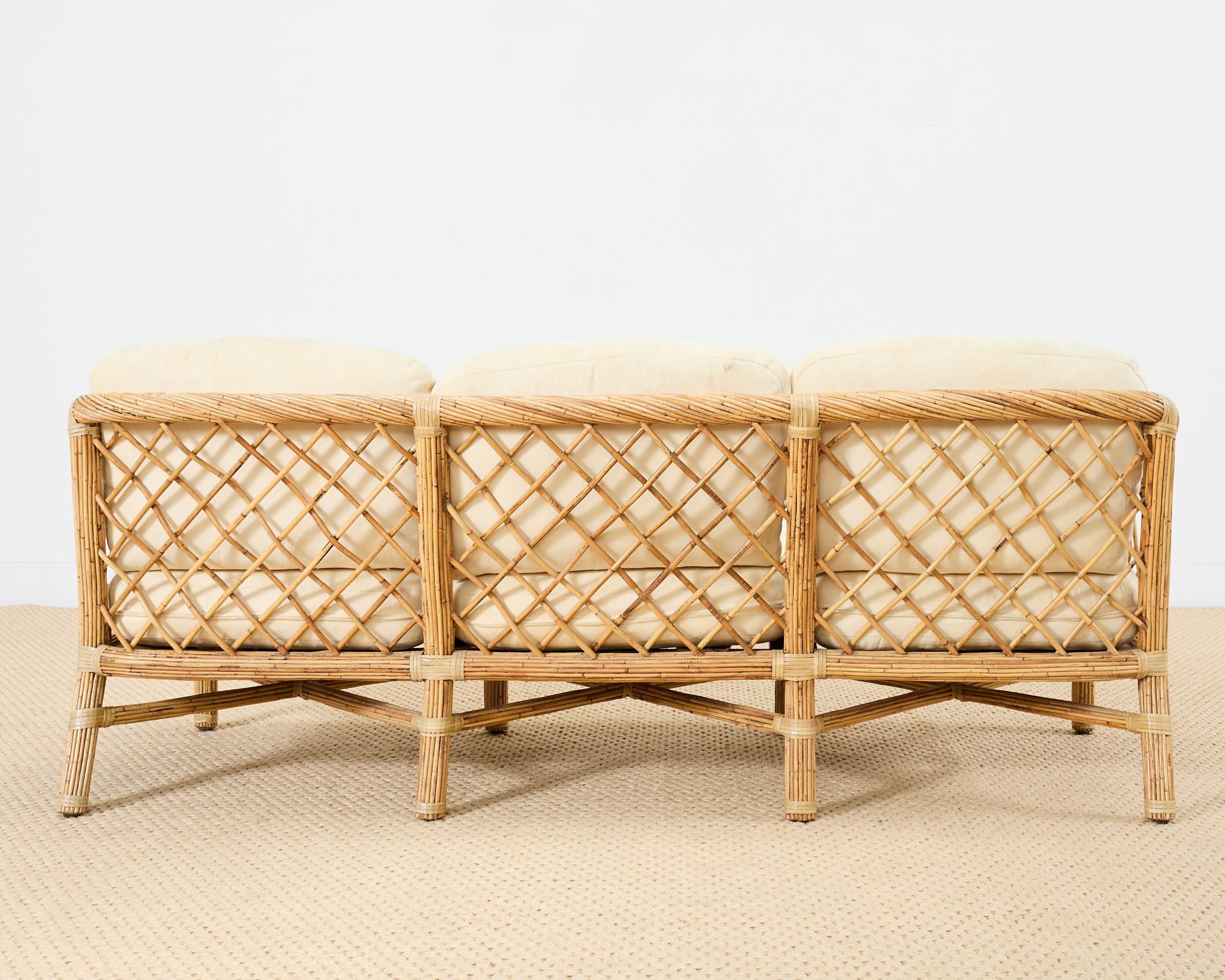 McGuire Sofá Settee de ratán moderno orgánico de caña de lápiz en venta 9