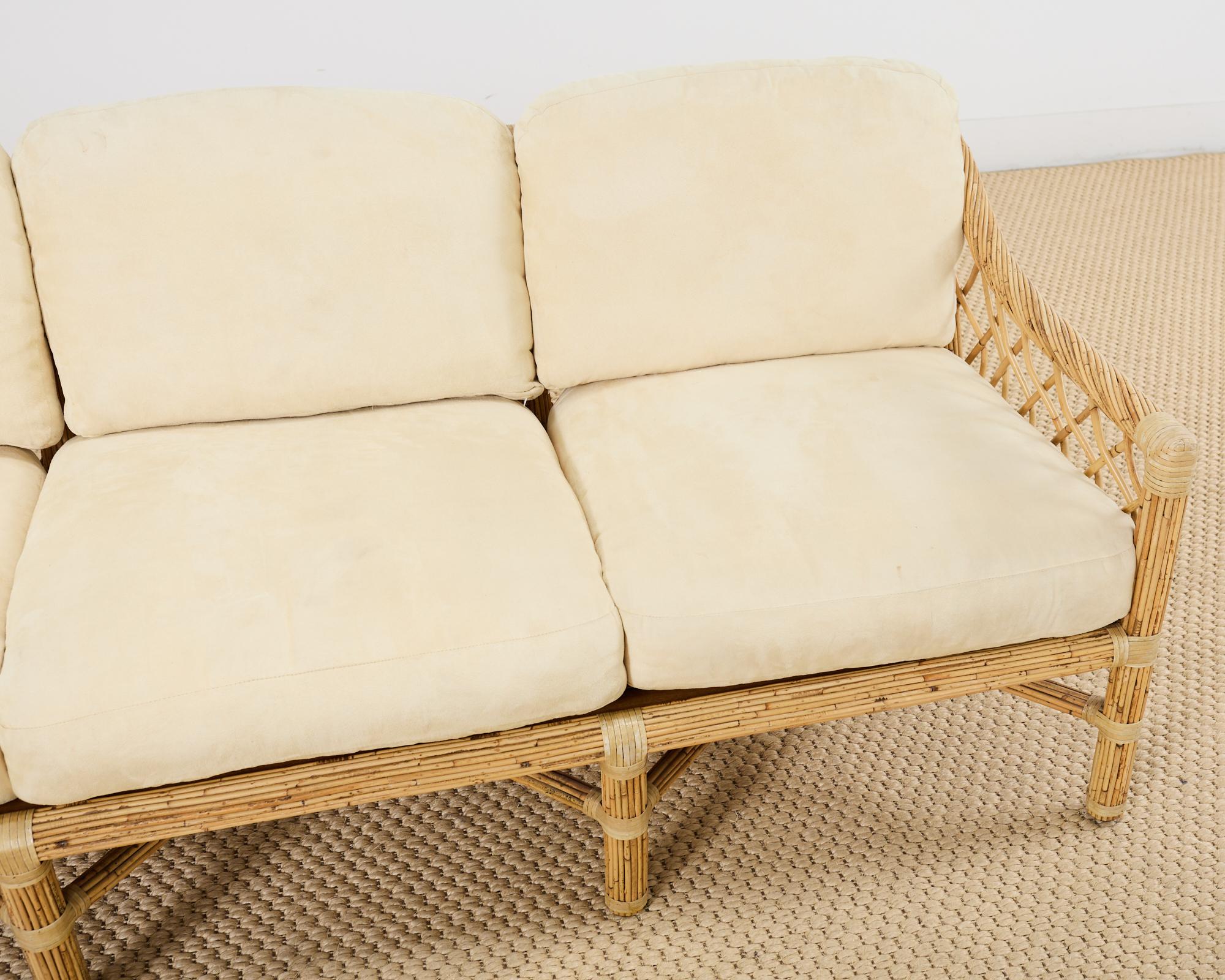 McGuire Sofá Settee de ratán moderno orgánico de caña de lápiz en Bueno estado para la venta en Rio Vista, CA