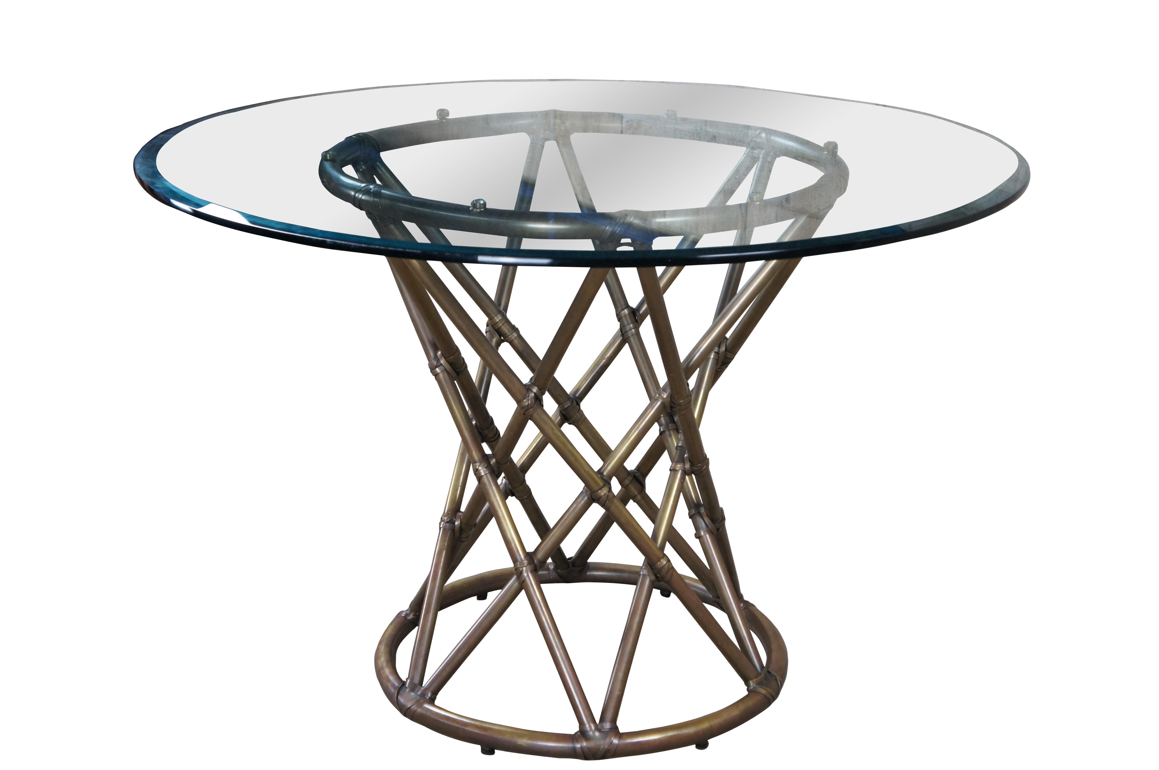 Mesa de comedor con pedestal de latón tubular orgánico y moderno McGuire 44 Moderno orgánico en venta