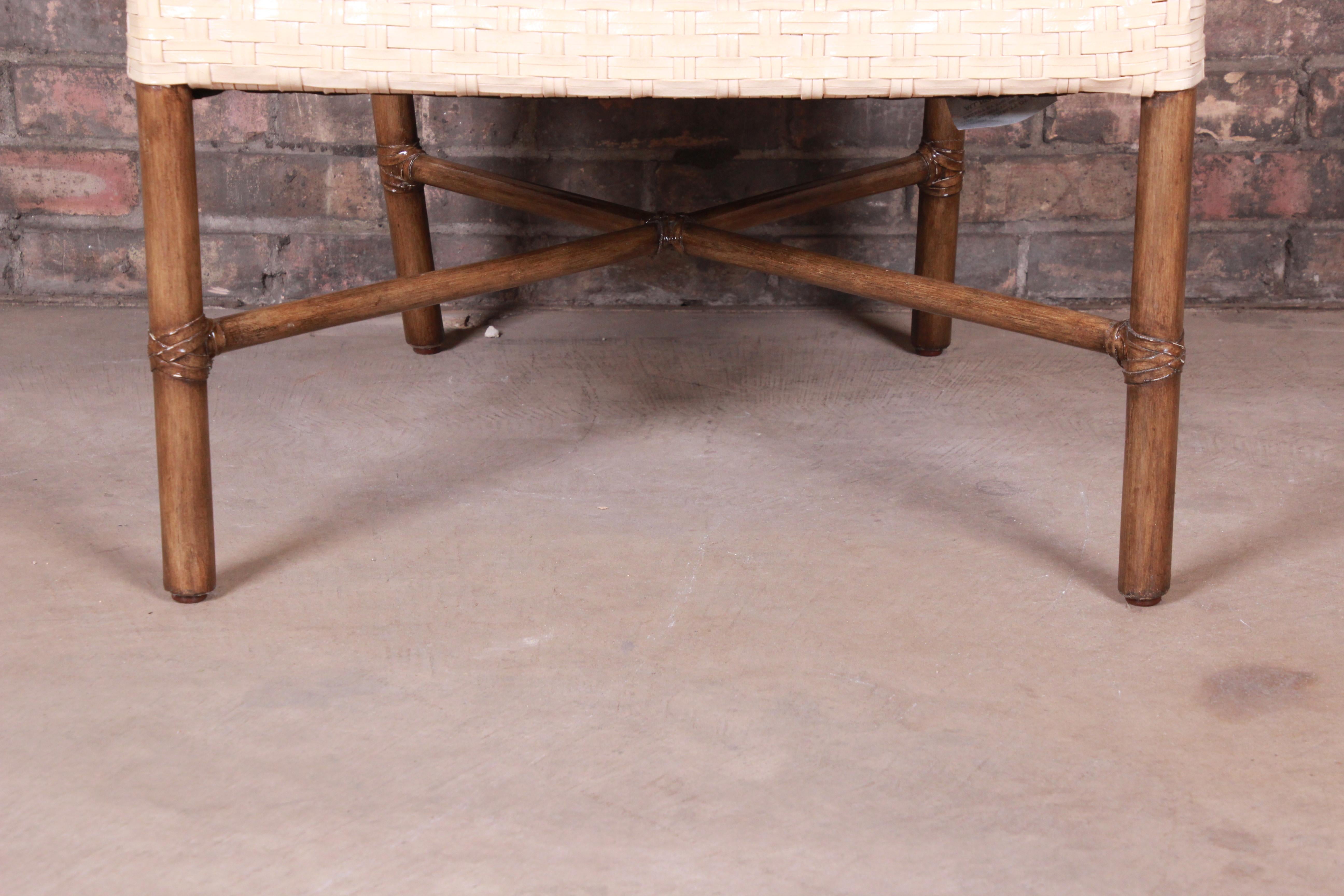 Tissu d'ameublement Chaise de salon McGuire moderne et naturelle en rotin de bambou tressé et bois massif en vente