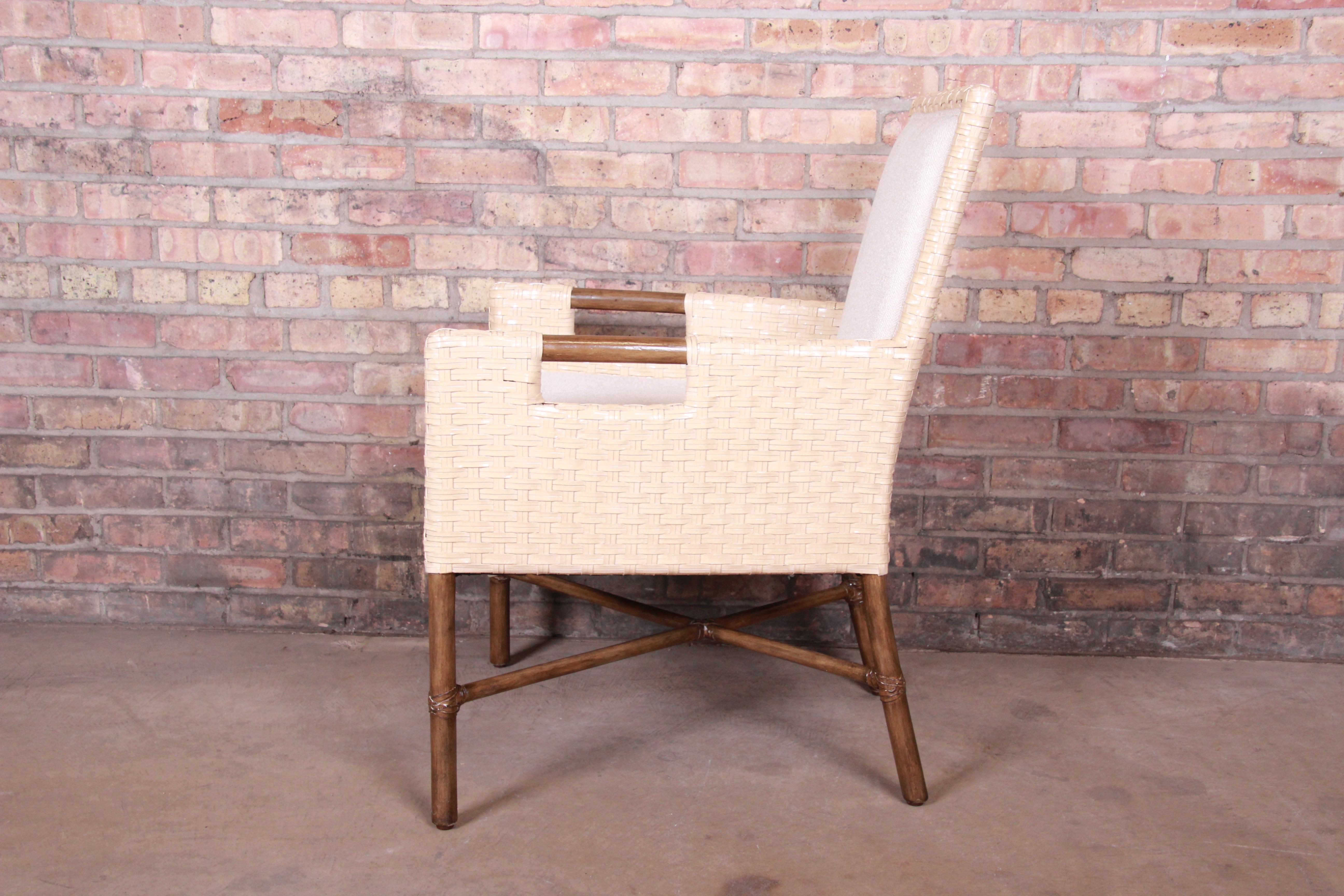 Chaise de salon McGuire moderne et naturelle en rotin de bambou tressé et bois massif en vente 1