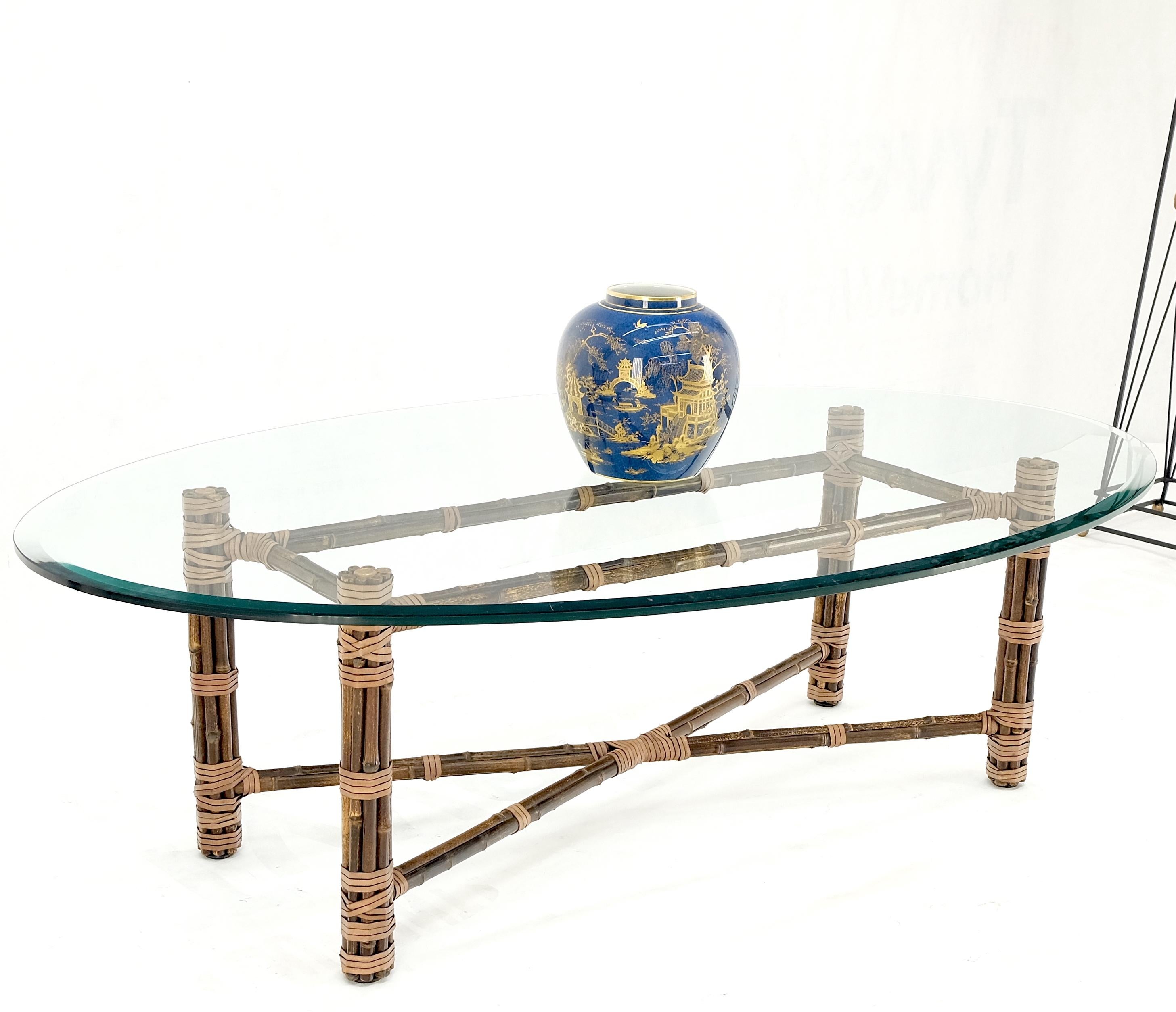 McGuire Oval Glasplatte Bambus & Leder Couchtisch MINT! (Moderne der Mitte des Jahrhunderts) im Angebot