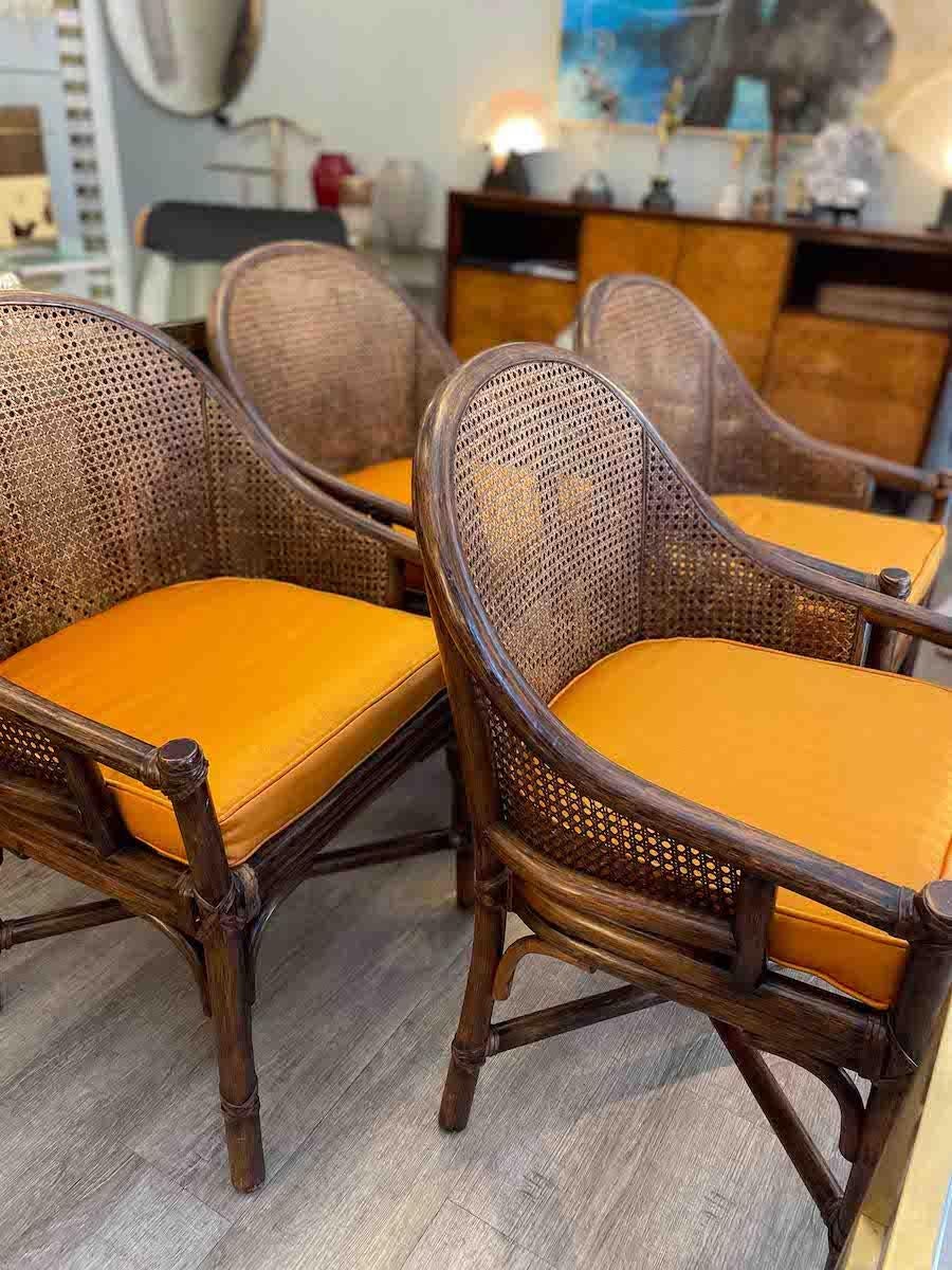 McGuire, Set di 4 poltrone in rattan e bambù con cuscini arancioni in vendita 9