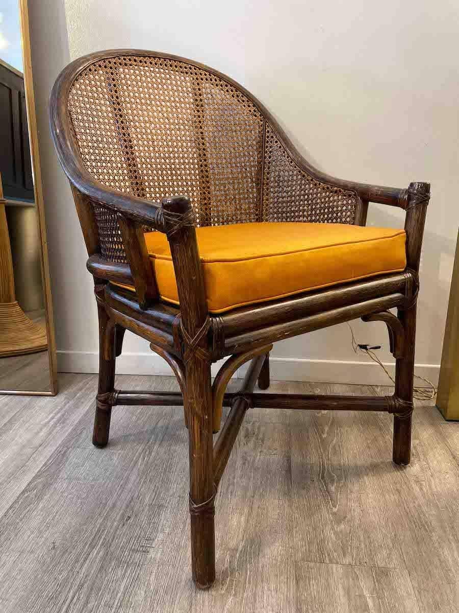 Bambù McGuire, Set di 4 poltrone in rattan e bambù con cuscini arancioni in vendita