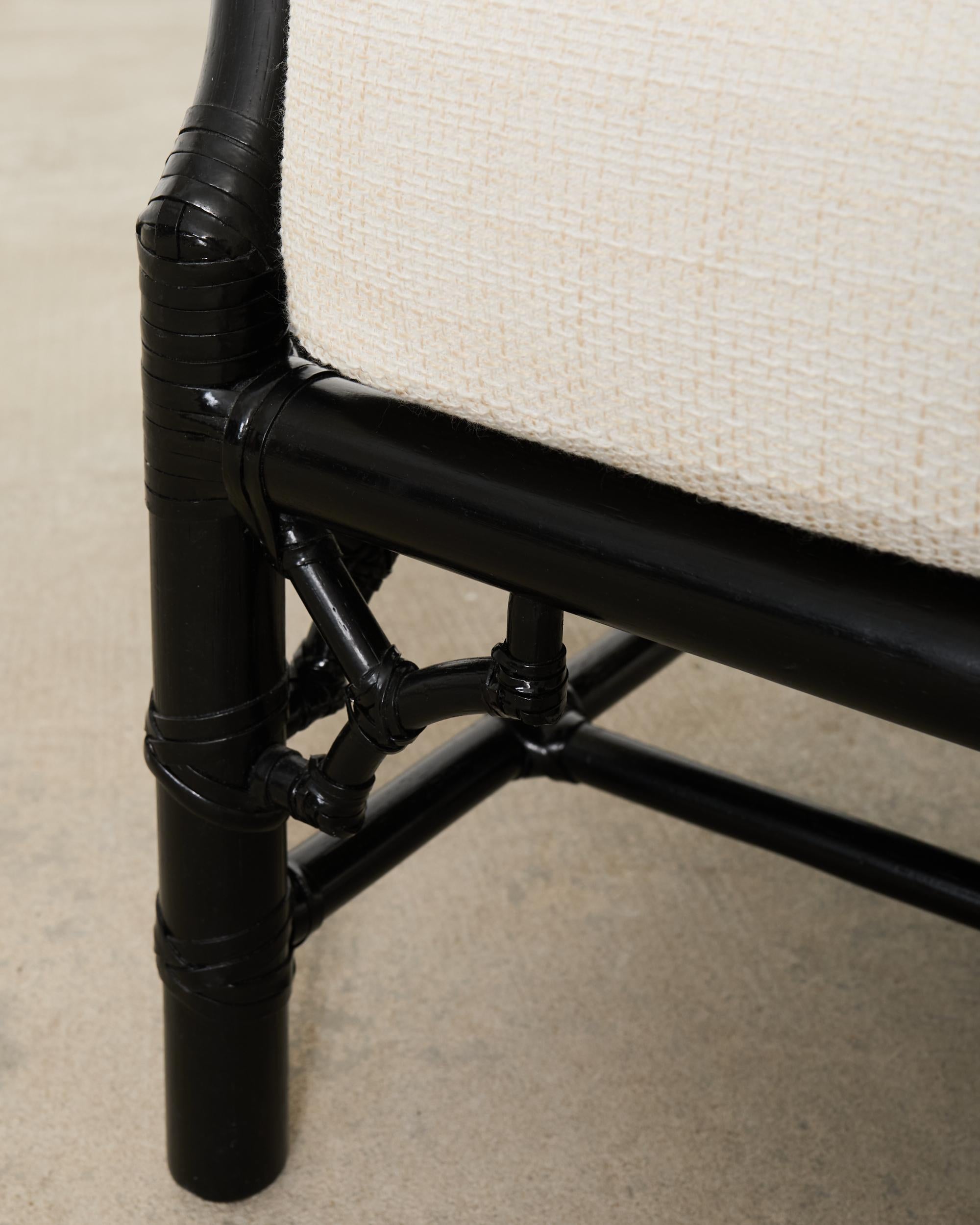 McGuire Rattan Chinese Chippendale Lackierter Loungesessel im Angebot 6