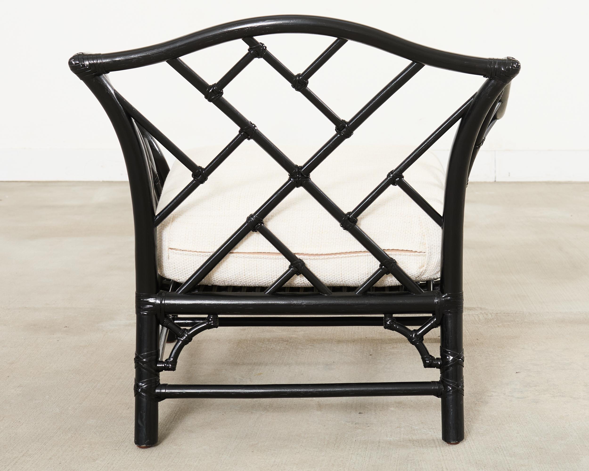 McGuire Rattan Chinese Chippendale Lackierter Loungesessel im Angebot 7