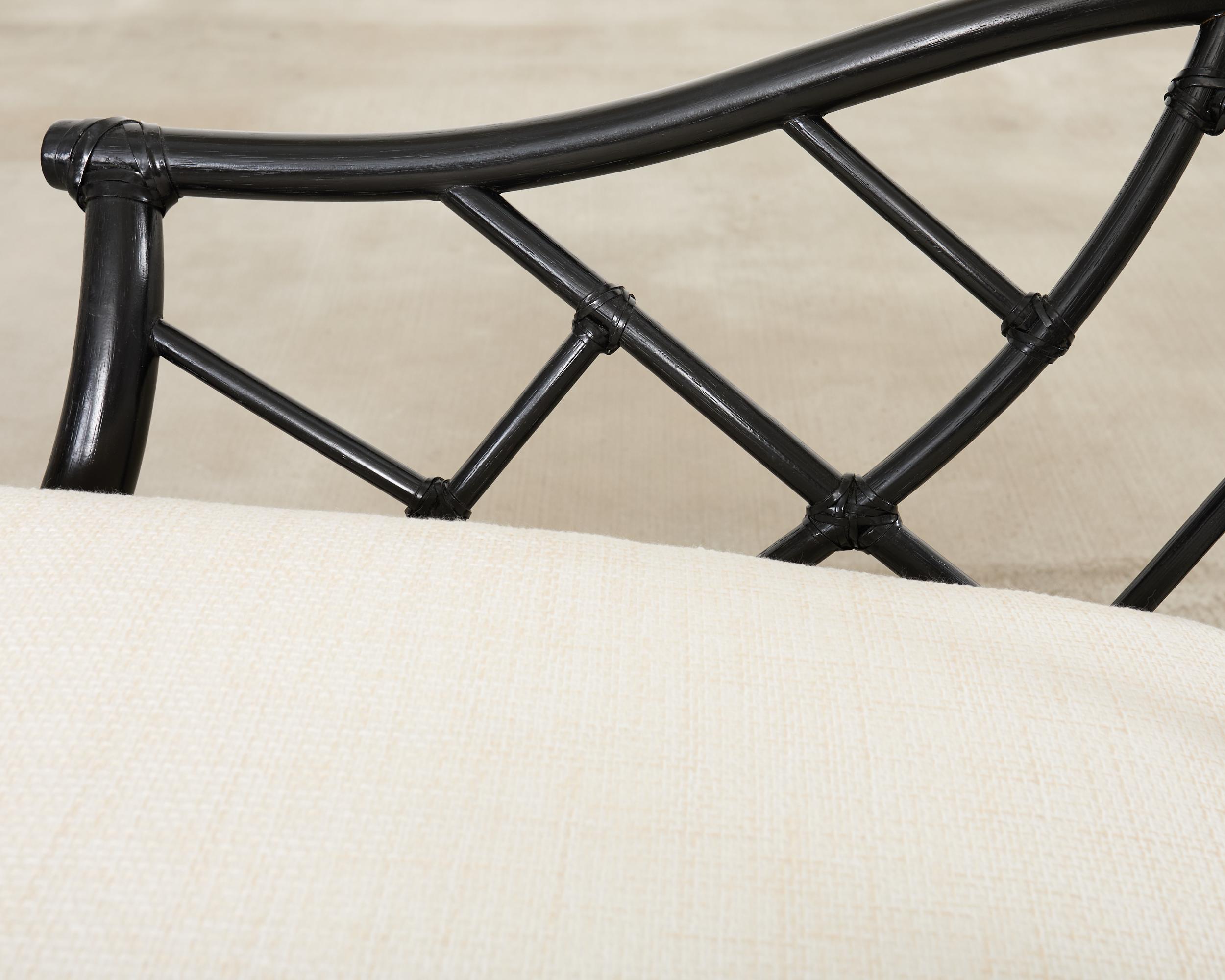 McGuire Rattan Chinese Chippendale Lackierter Loungesessel im Angebot 9