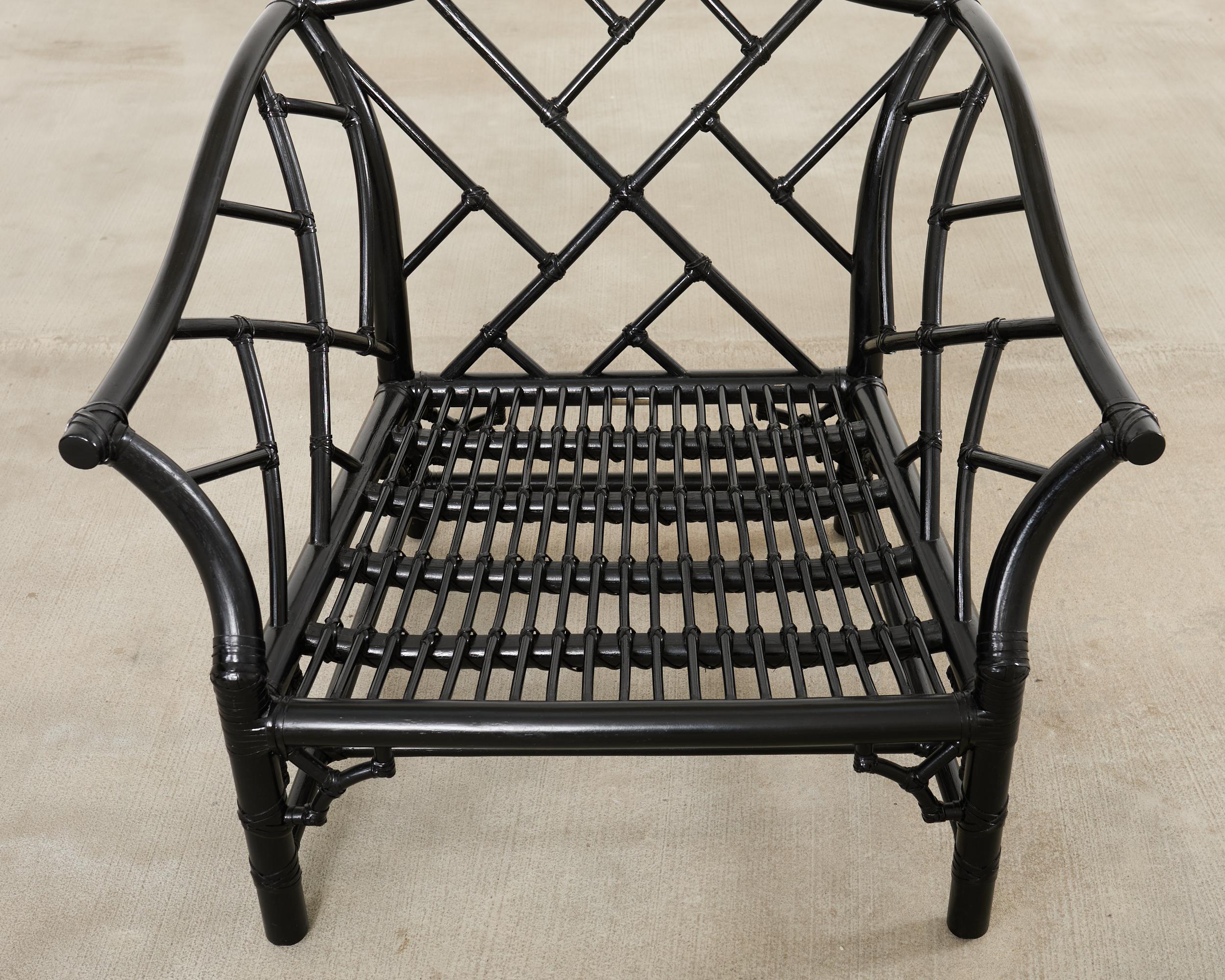 McGuire Rattan Chinese Chippendale Lackierter Loungesessel im Angebot 11