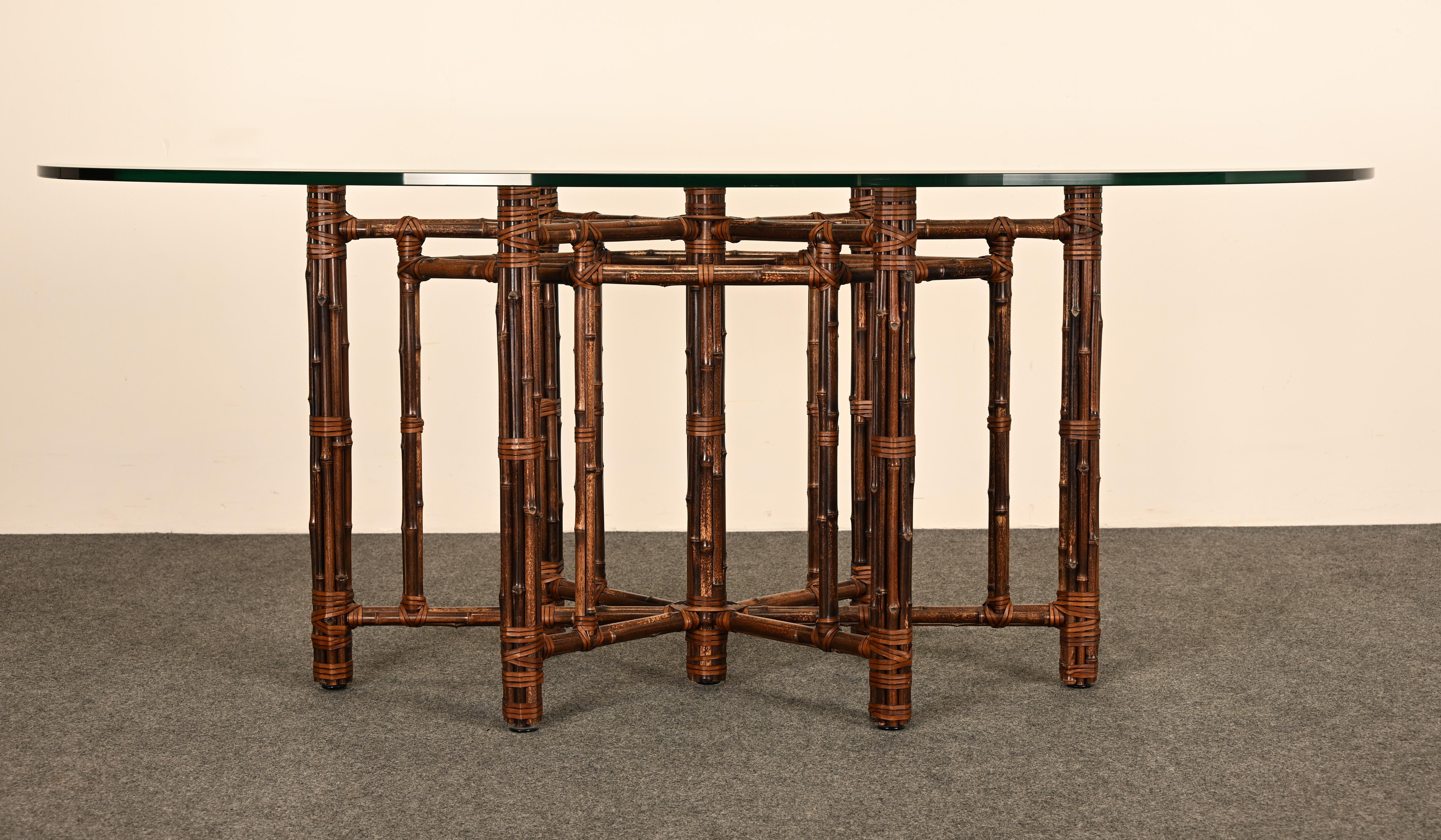 Mid-Century moderno Tavolo da pranzo in rattan McGuire, anni '80 in vendita