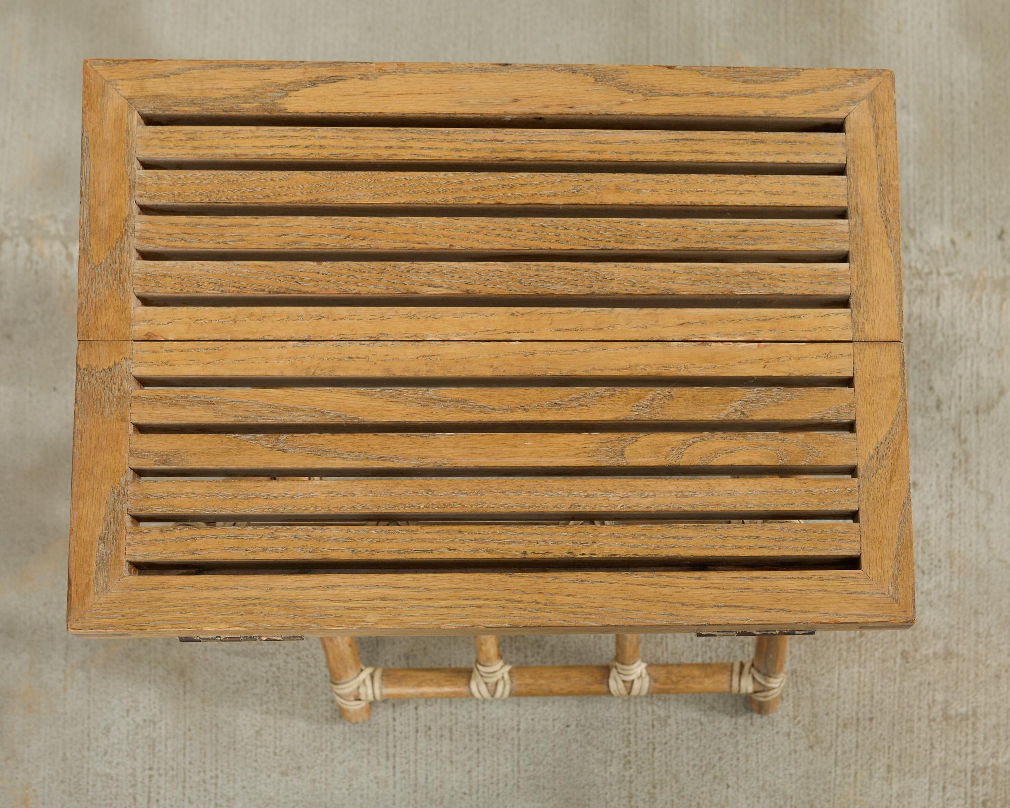 Américain Table à boire pliante McGuire en rotin Oak Oak Campaigner Style en vente