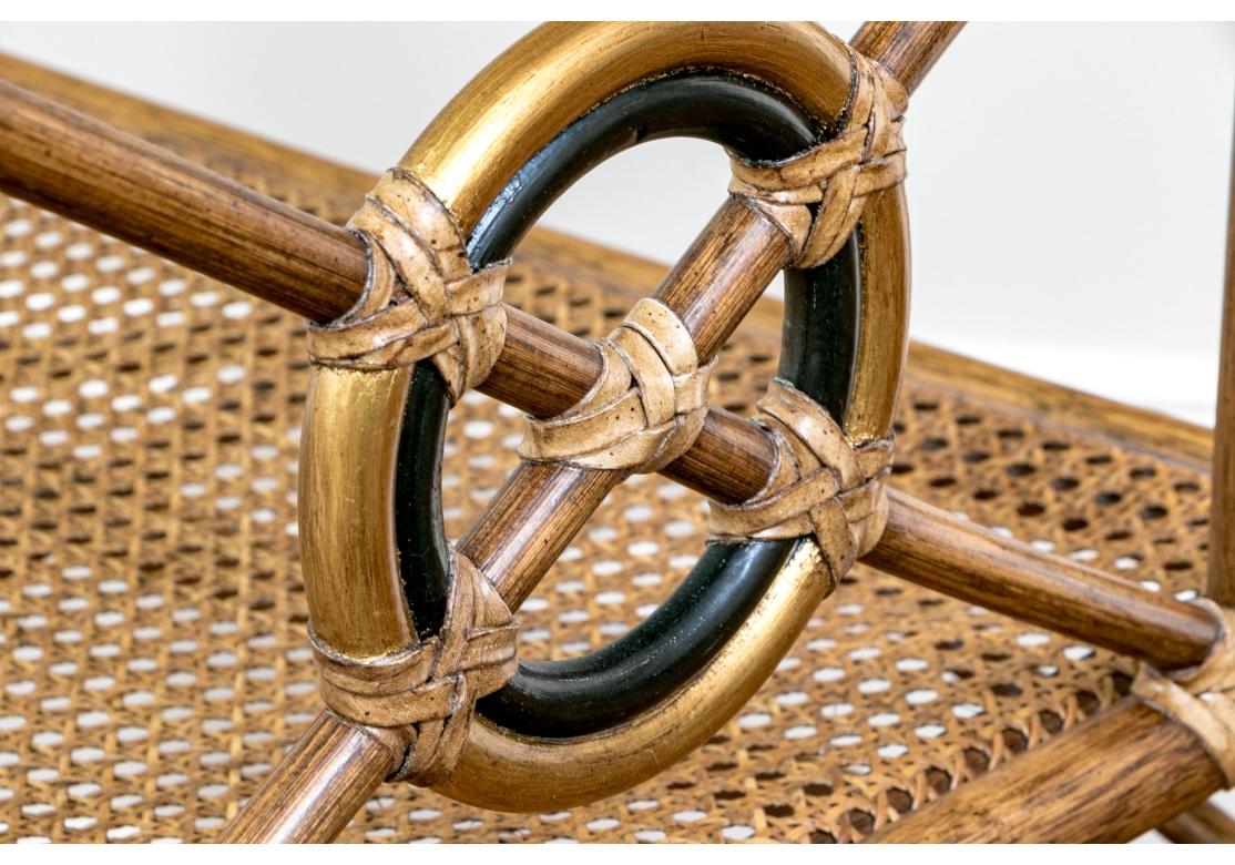 McGuire Rattan-Beistelltisch mit Glasplatte und target-Design-Glasplatte (Moderne der Mitte des Jahrhunderts) im Angebot