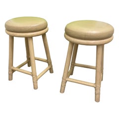 Sgabelli McGuire San Francisco in pelle di rattan imbiancata, una coppia