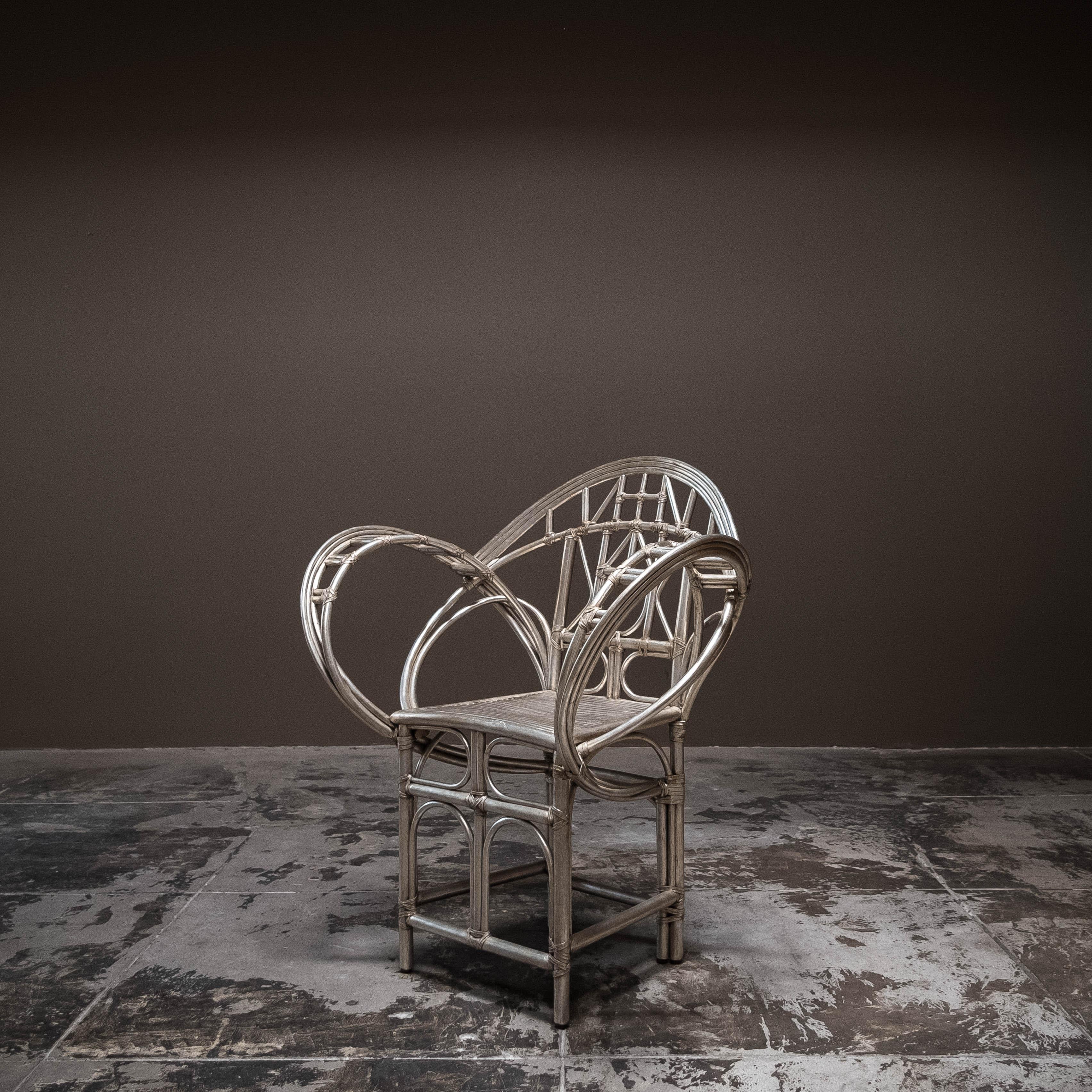 Rattan Poltrona McGuire a farfalla in foglia d'argento di Edward Tuttle in vendita