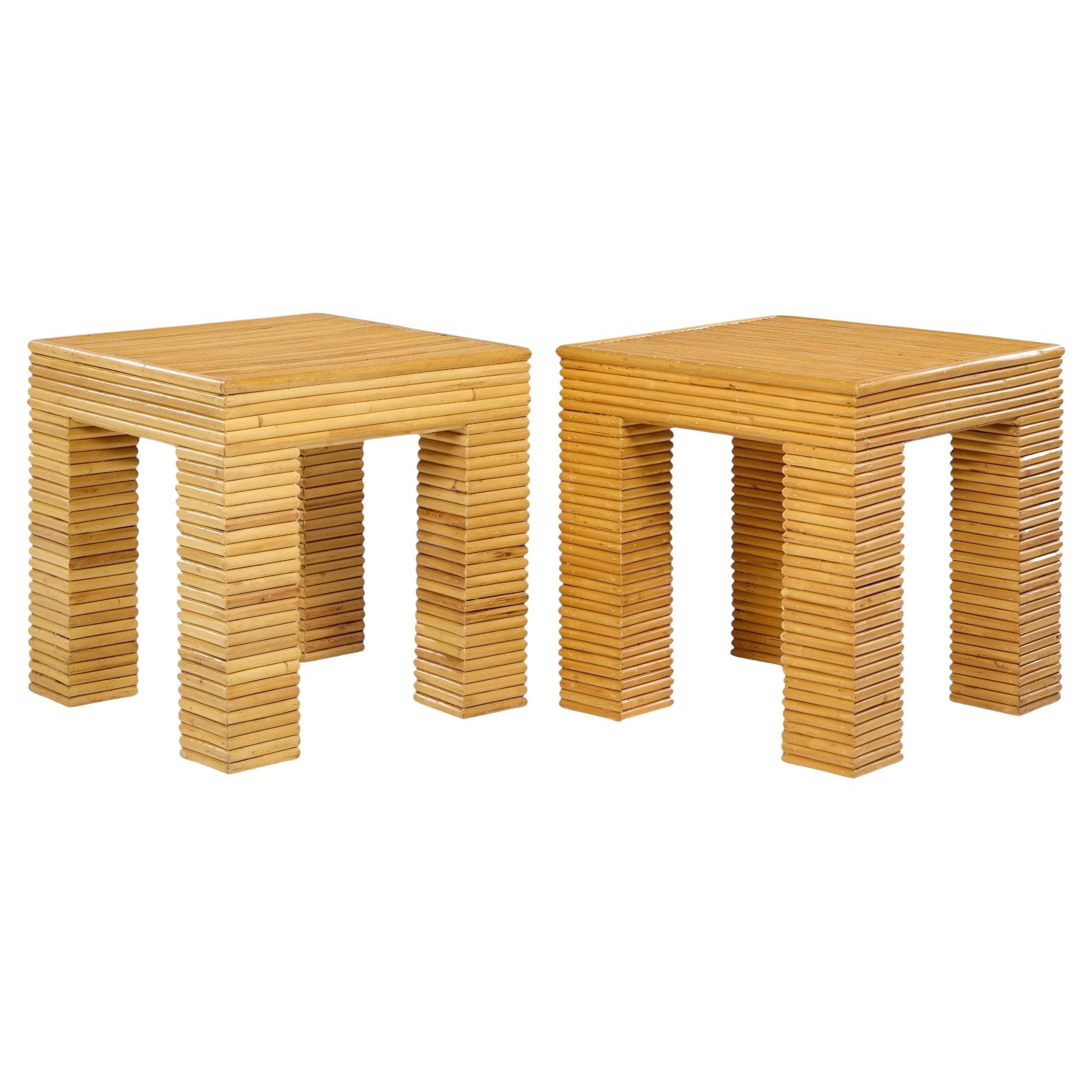Tables d'appoint en rotin style McGuire Mid Century - Paire en vente