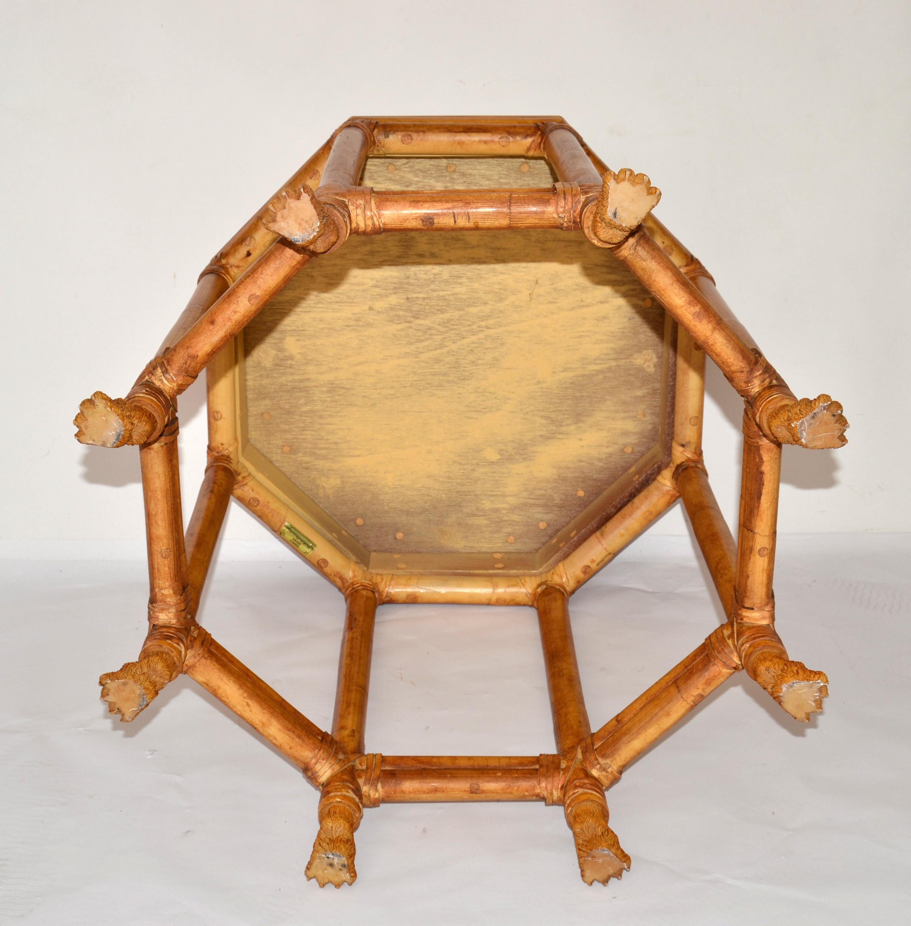 Achteckiger Tisch im McGuire-Stil aus Bambus und Wurzelholzfurnier mit Glasbeschlägen und Glasakzent  im Angebot 5