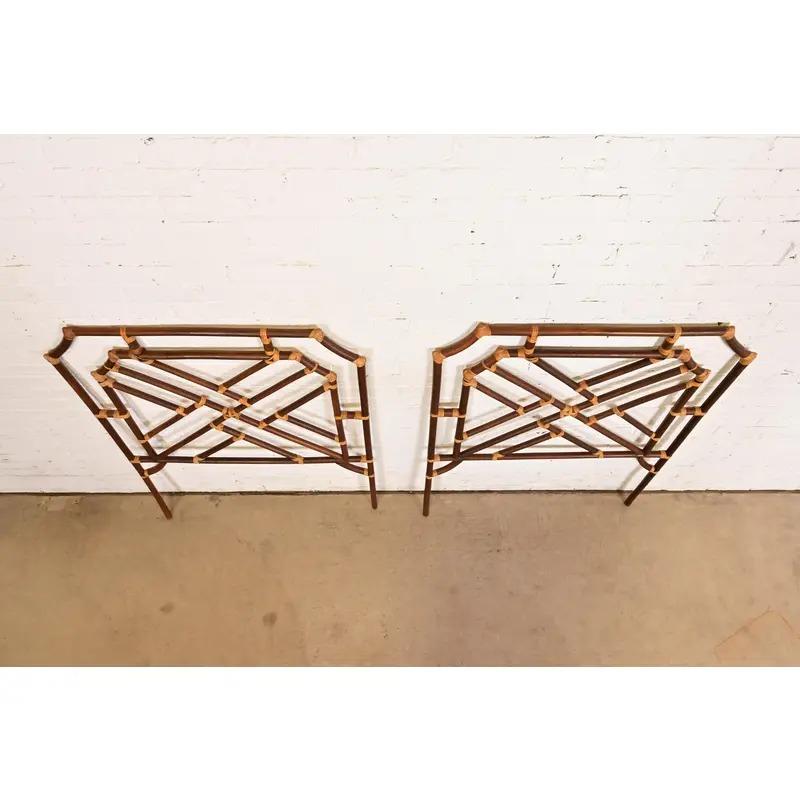 Fin du 20e siècle McGuire Style Organic Modern Bamboo Rattan Twin Headboards, Pair en vente