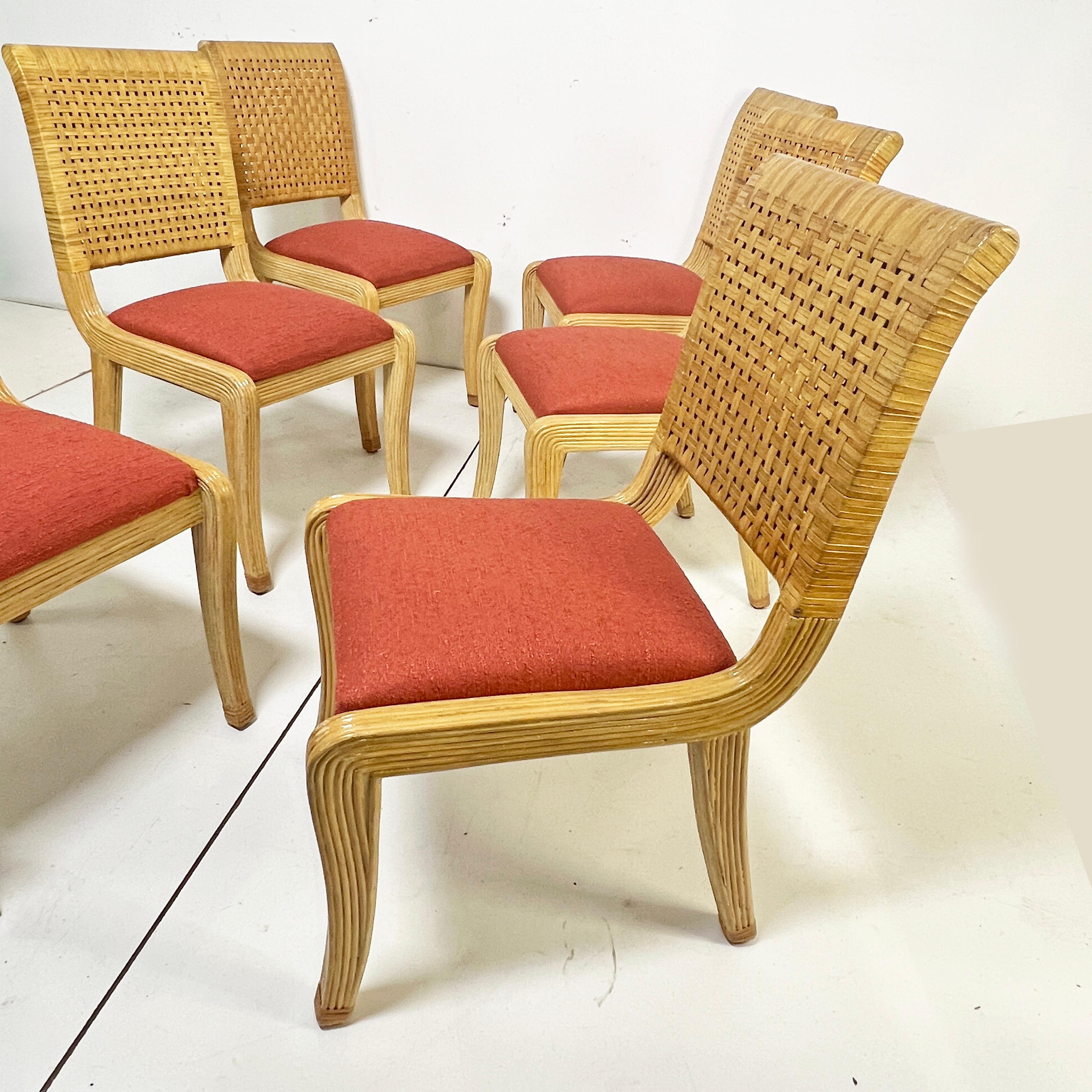 Ensemble de six chaises de salle à manger en roseau et canne, style McGuire, circa 1970 Bon état - En vente à Peabody, MA