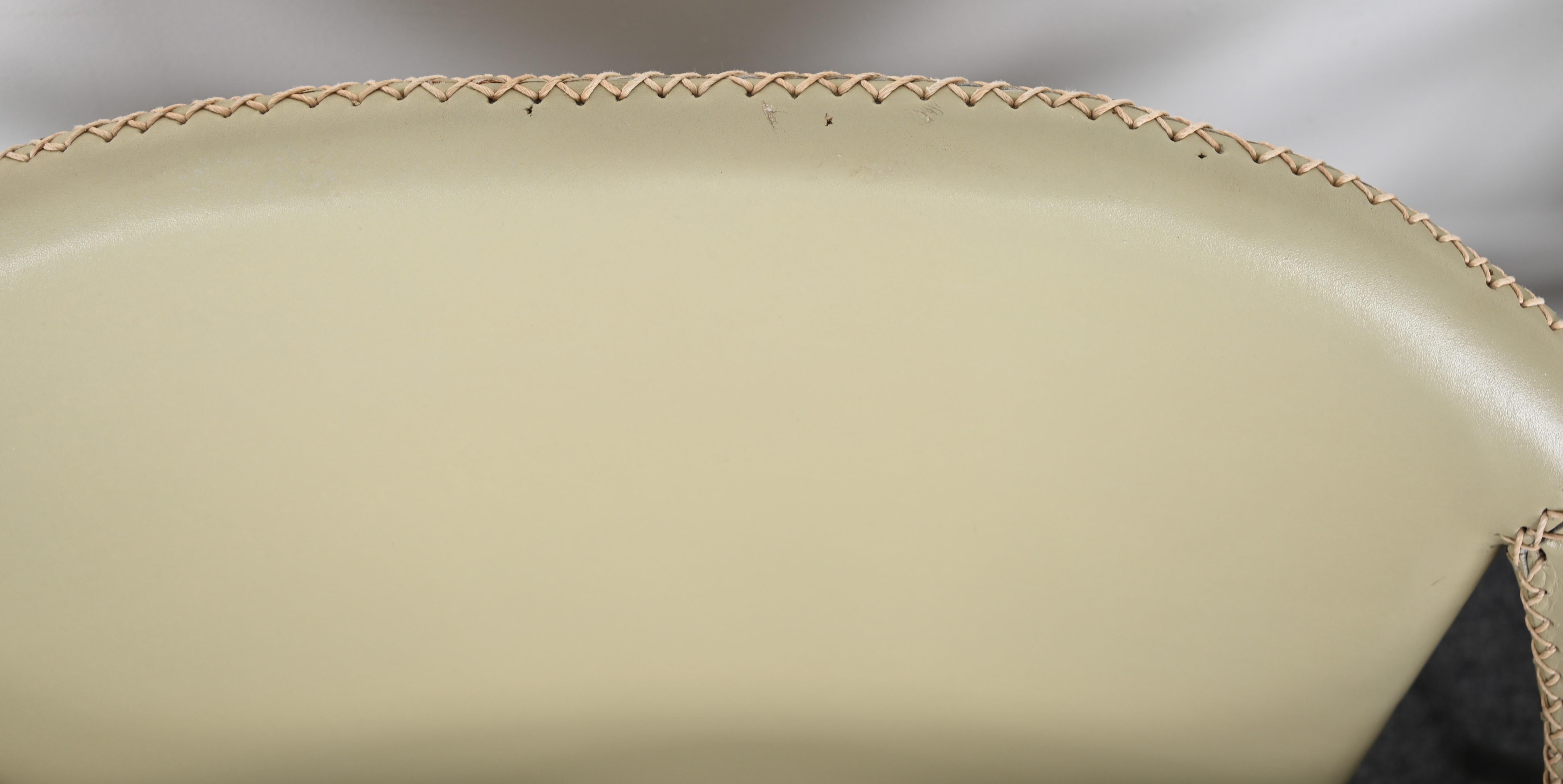 McGuire Style Satz von sechs Esszimmerstühlen aus Stahl und Leder, Terrassenmöbel im Angebot 8