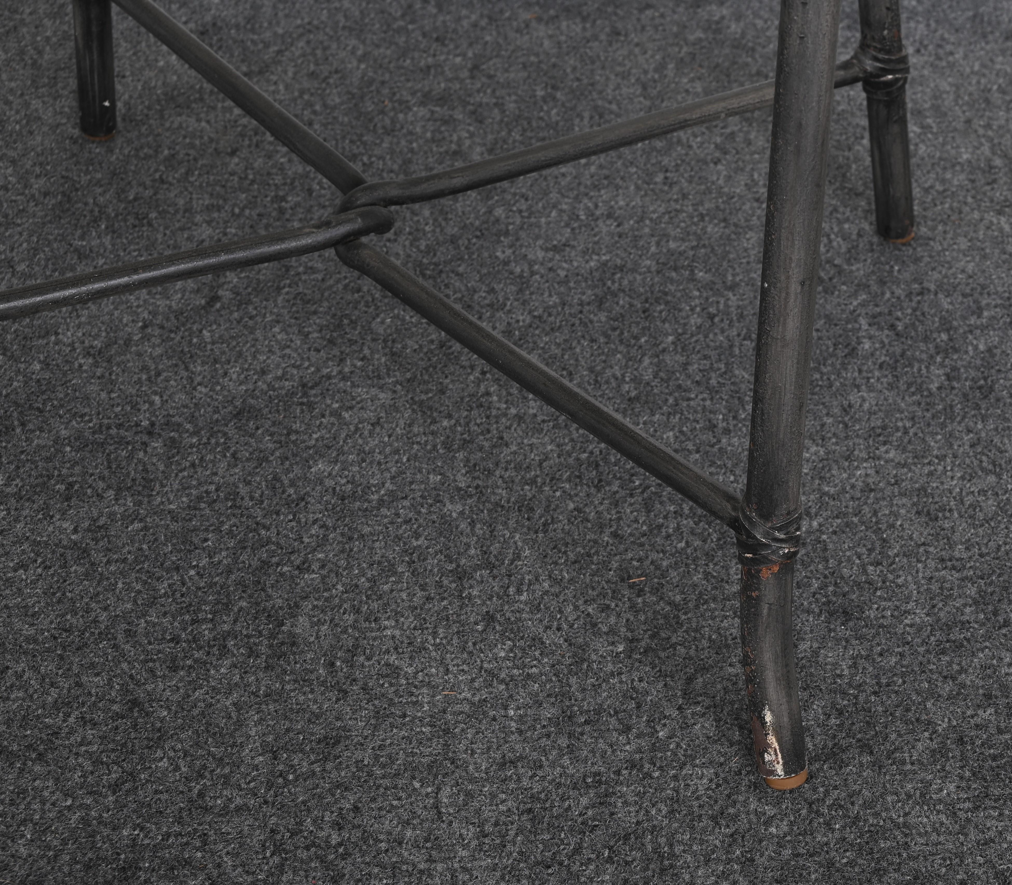 McGuire Style Satz von sechs Esszimmerstühlen aus Stahl und Leder, Terrassenmöbel im Angebot 4