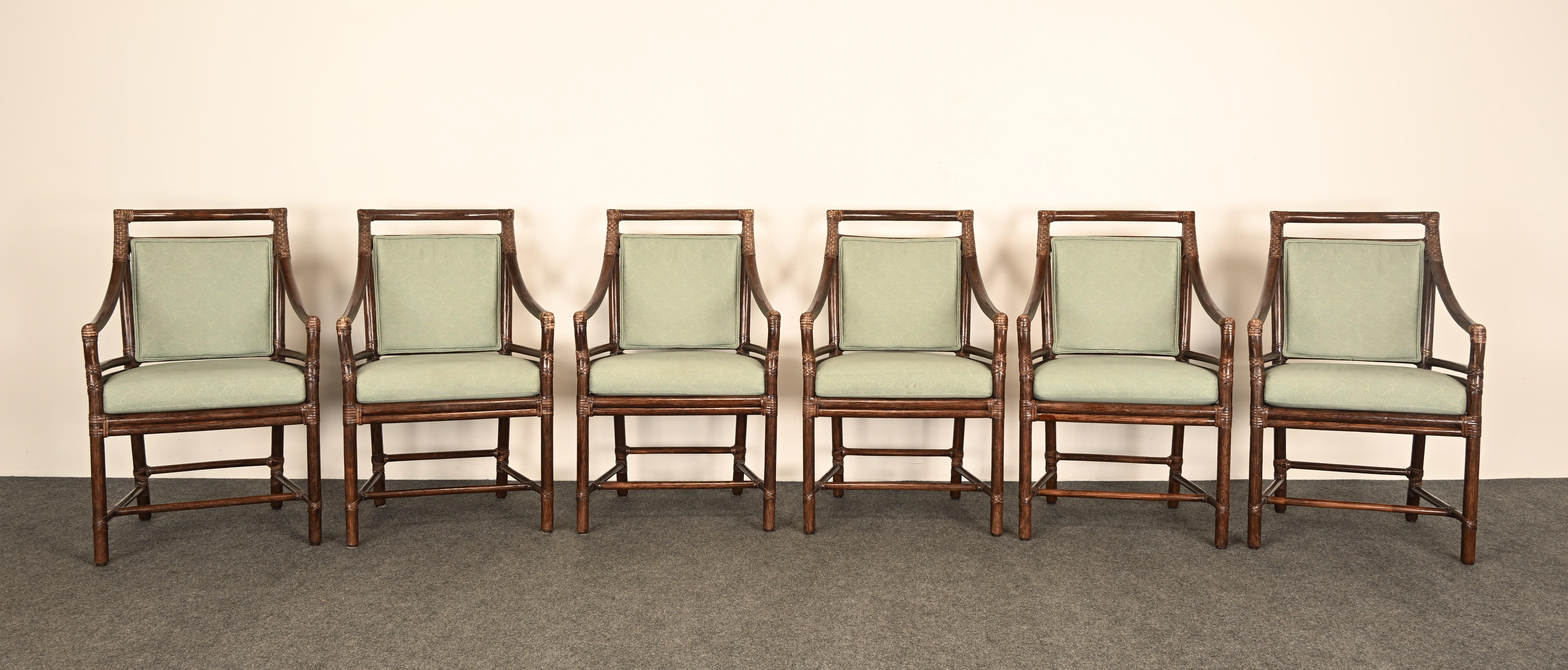 Tappezzeria Set di sei sedie da pranzo a braccio in rattan McGuire 