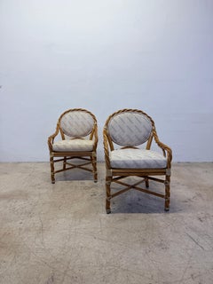 McGuire Twisted Rattan Occasional Chairs With Cushioned Seats - A Pair (Chaises d'appoint en rotin torsadé avec sièges rembourrés)