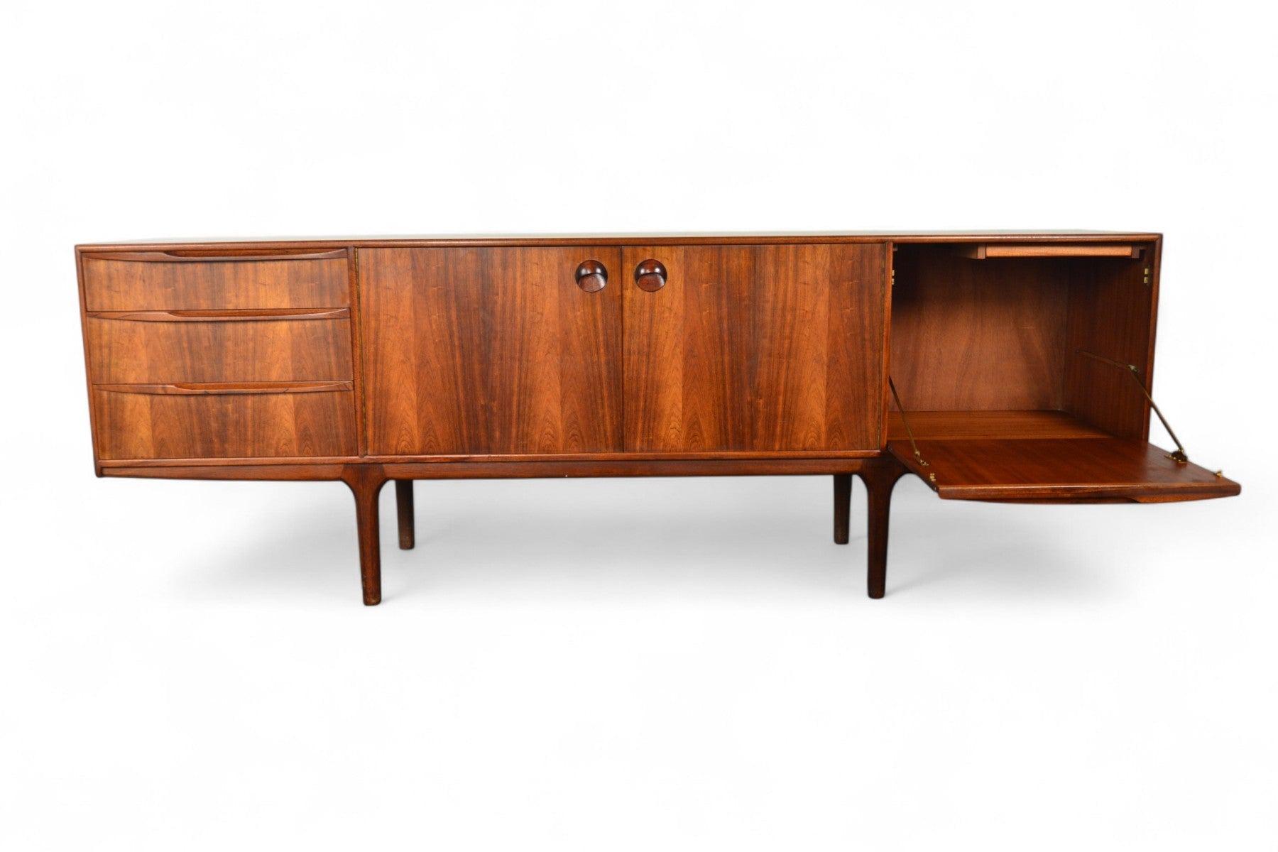 McIntosh Dunotter Credenza aus brasilianischem Palisanderholz (Schottisch) im Angebot