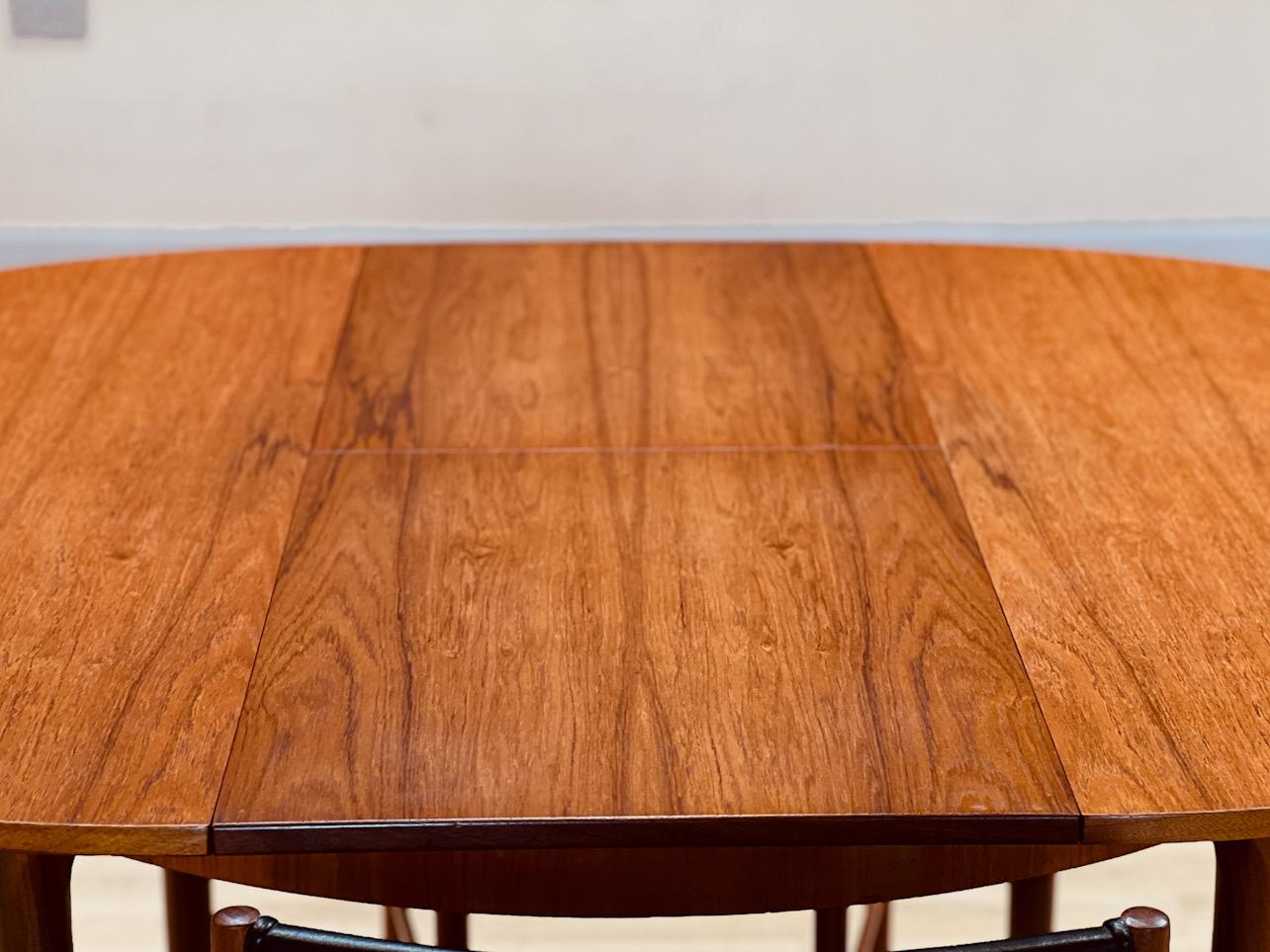 Teak McIntosh Set of a Circular table and chairs For Sale